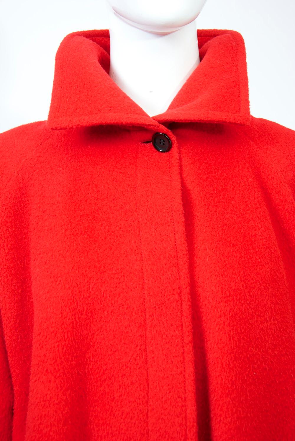 Tiktiner Short Red Coat 2