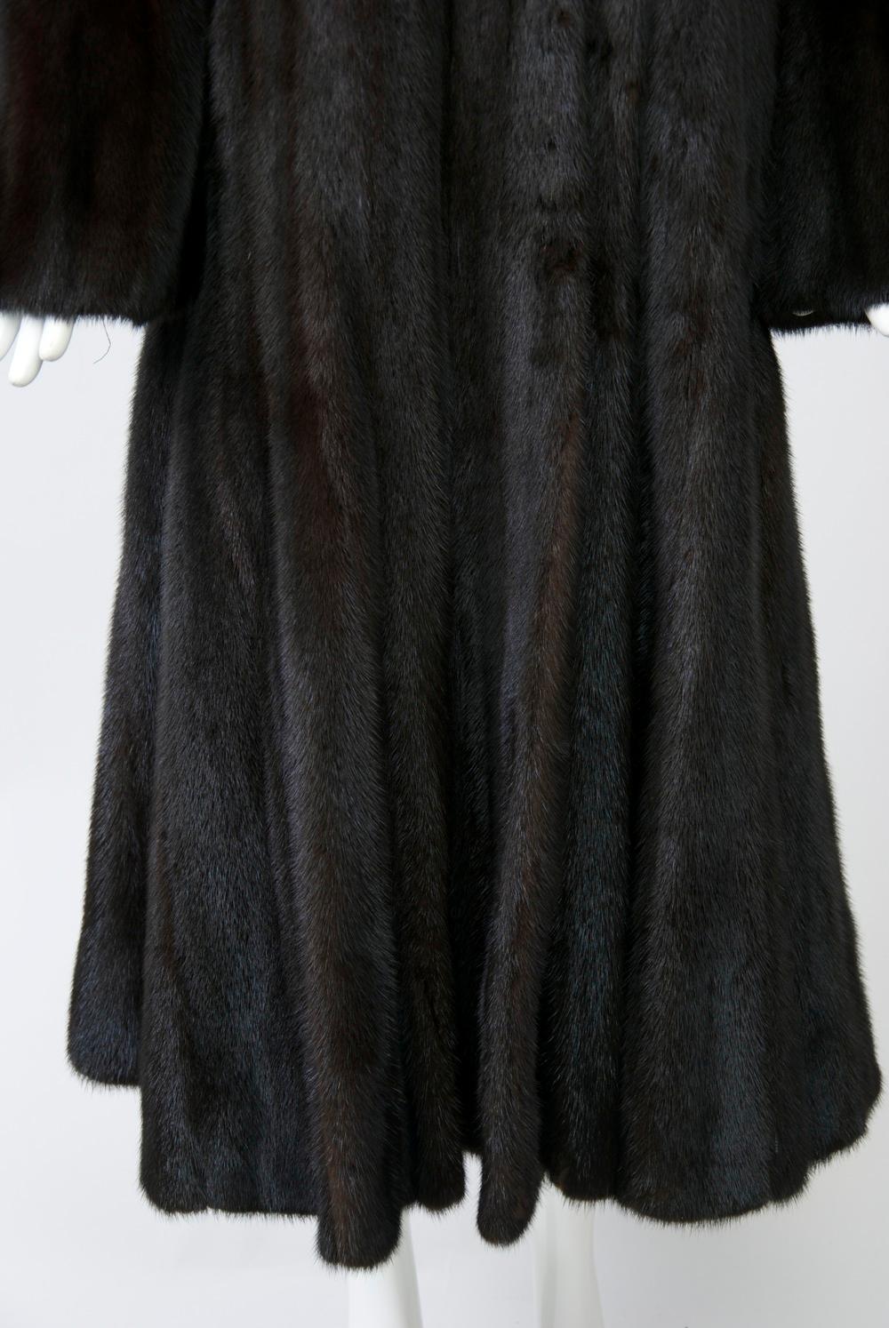 1970s Dark Mink Coat In Good Condition In Alford, MA