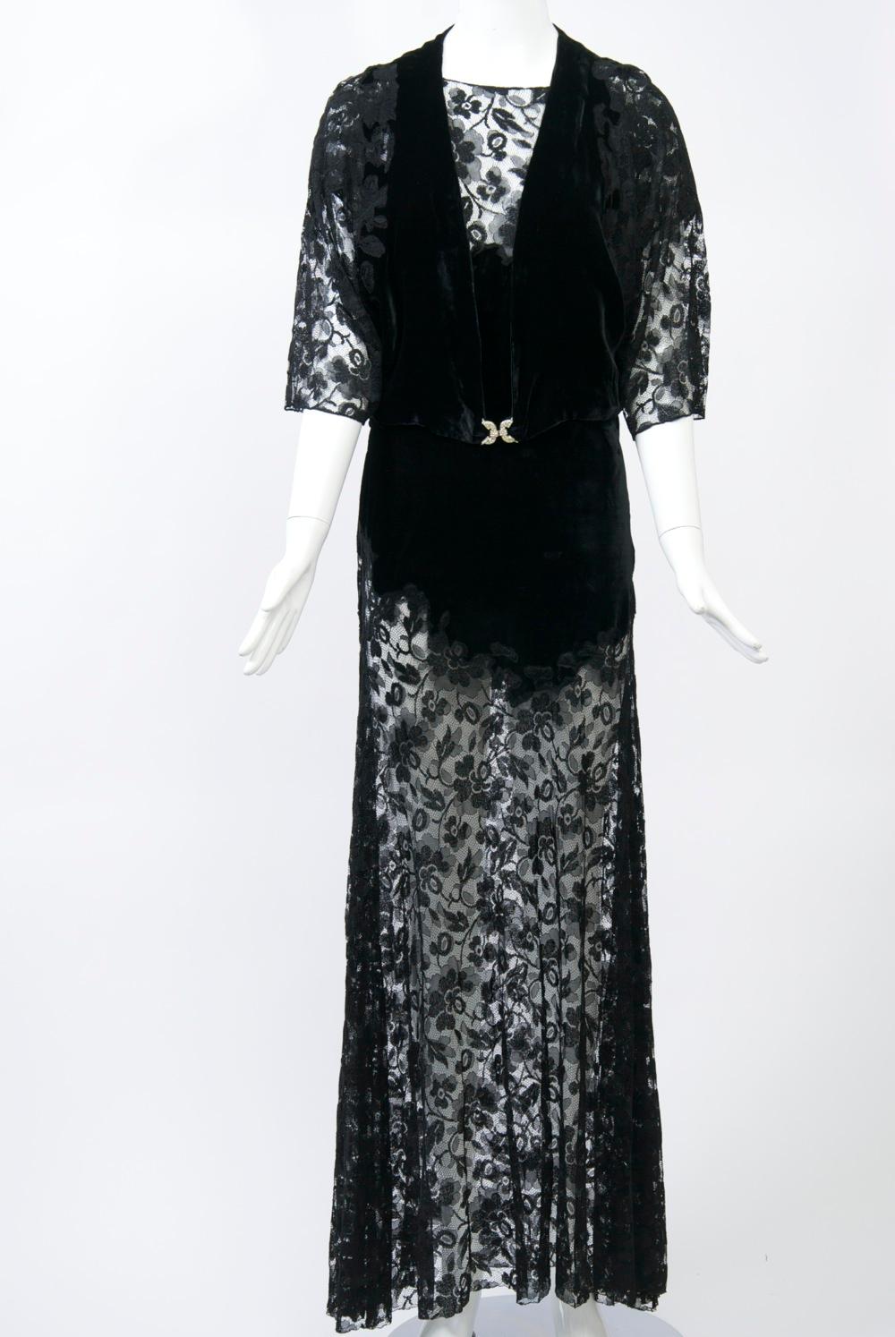Women's Art Deco Lace and Velvet Gown and Jacket For Sale