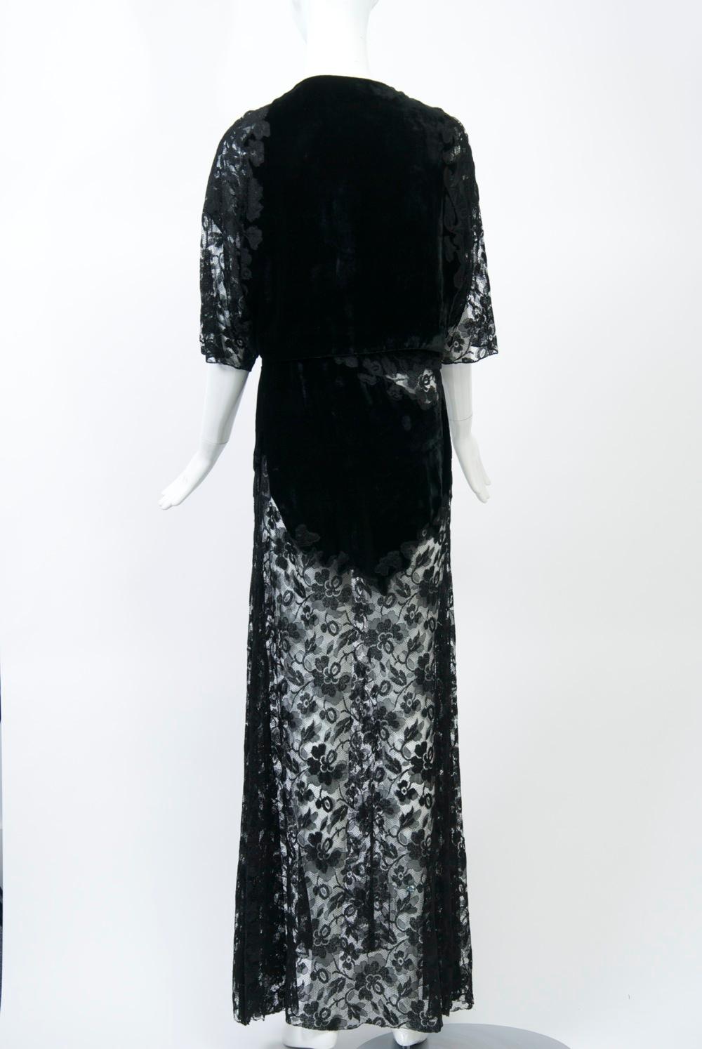 Art Deco Lace and Velvet Gown and Jacket For Sale 2