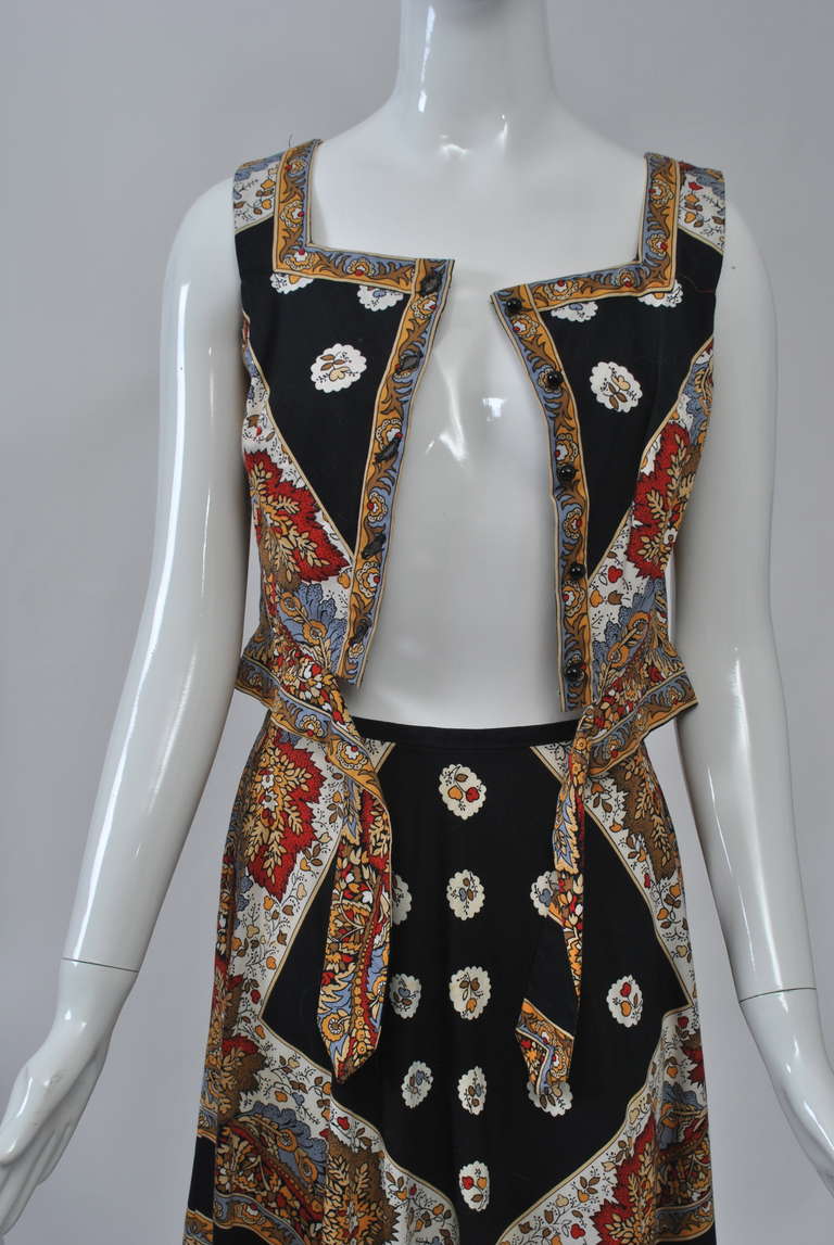 1970s Eleanor Brenner scarf print two-piece ensemble with shawl 4