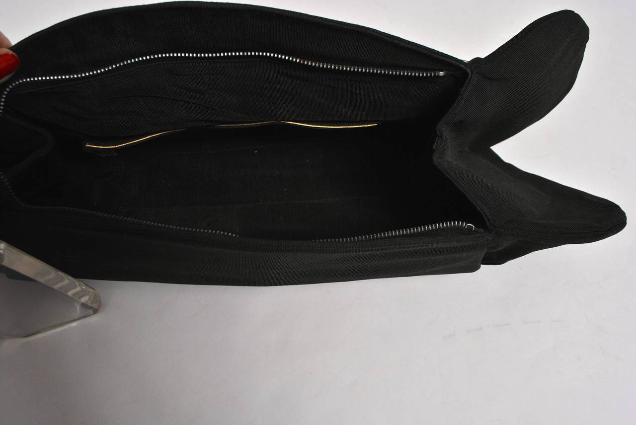 1940er Jahre Große Faille Clutch mit Handschuhen im Angebot 1