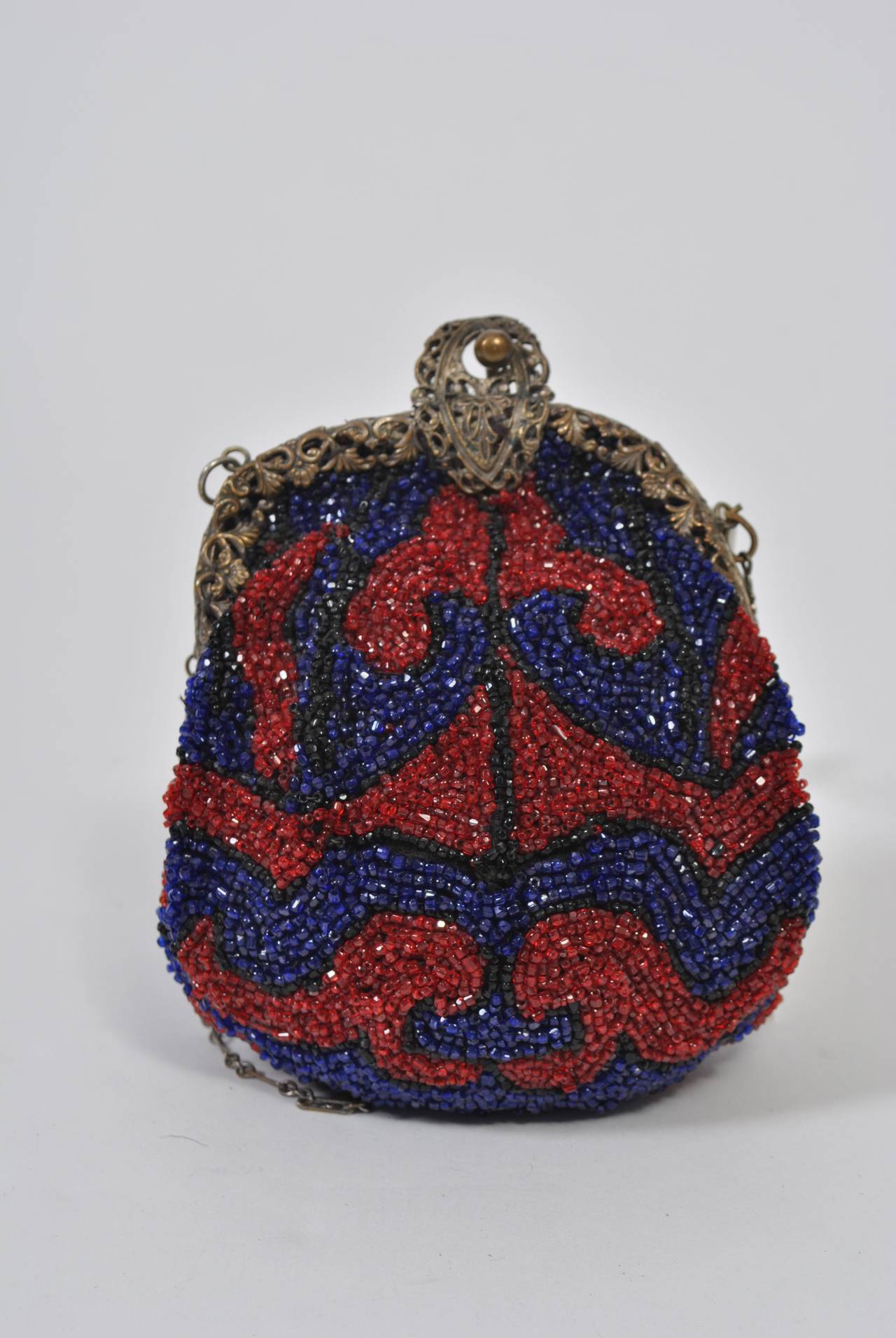 1930s Red and Blue Beaded Purse In Excellent Condition In Alford, MA