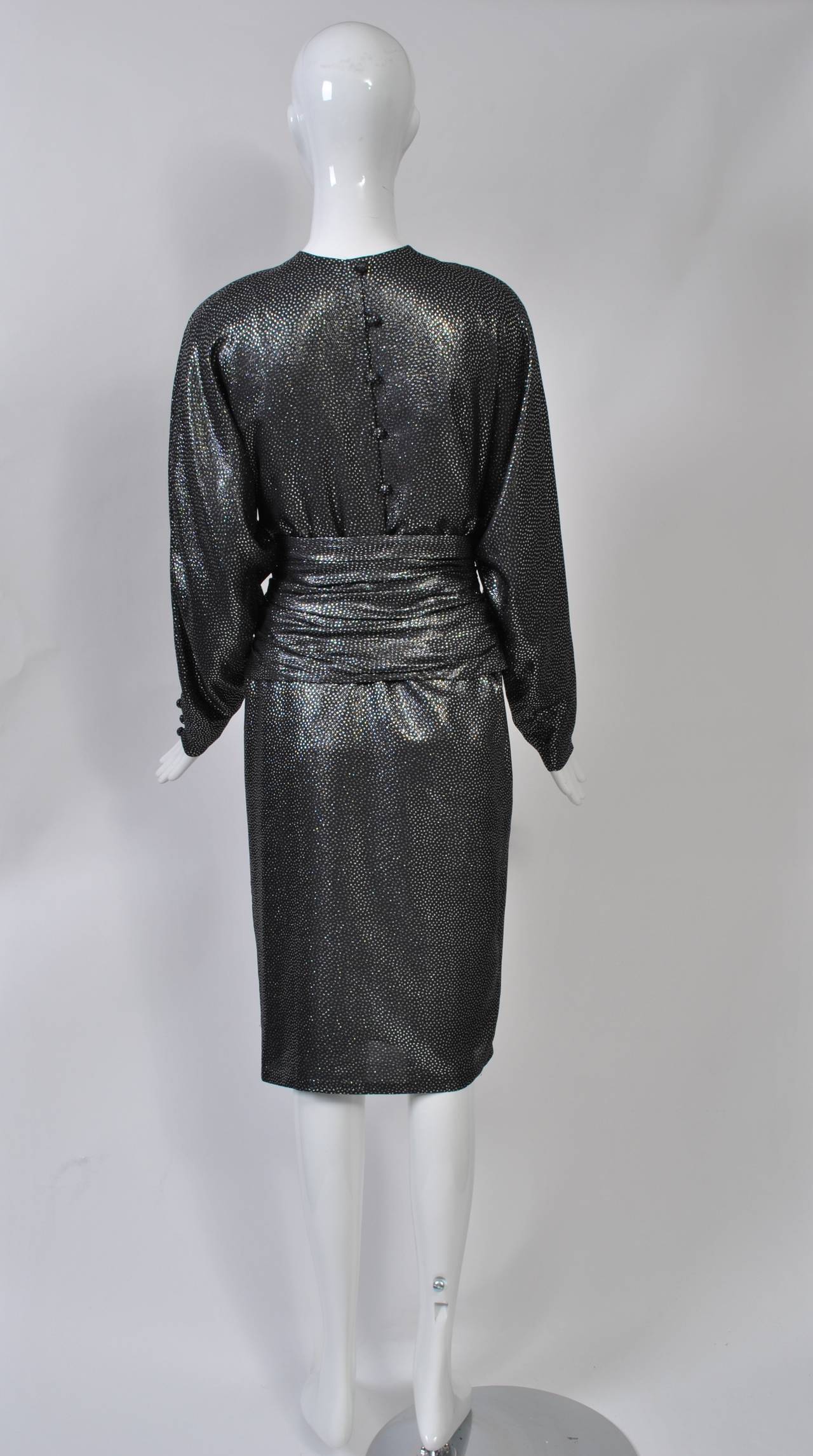 1980er Jahre Metallic-Kleid von Jean Louis Scherrer im Zustand „Hervorragend“ im Angebot in Alford, MA