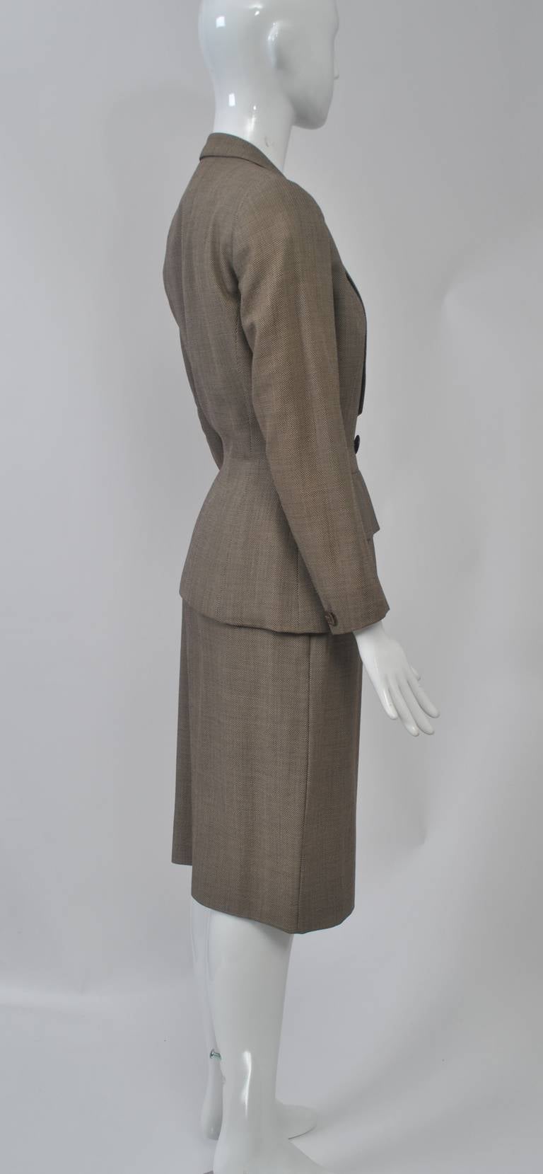 Tailleur en tweed marron des années 1950 Excellent état - En vente à Alford, MA