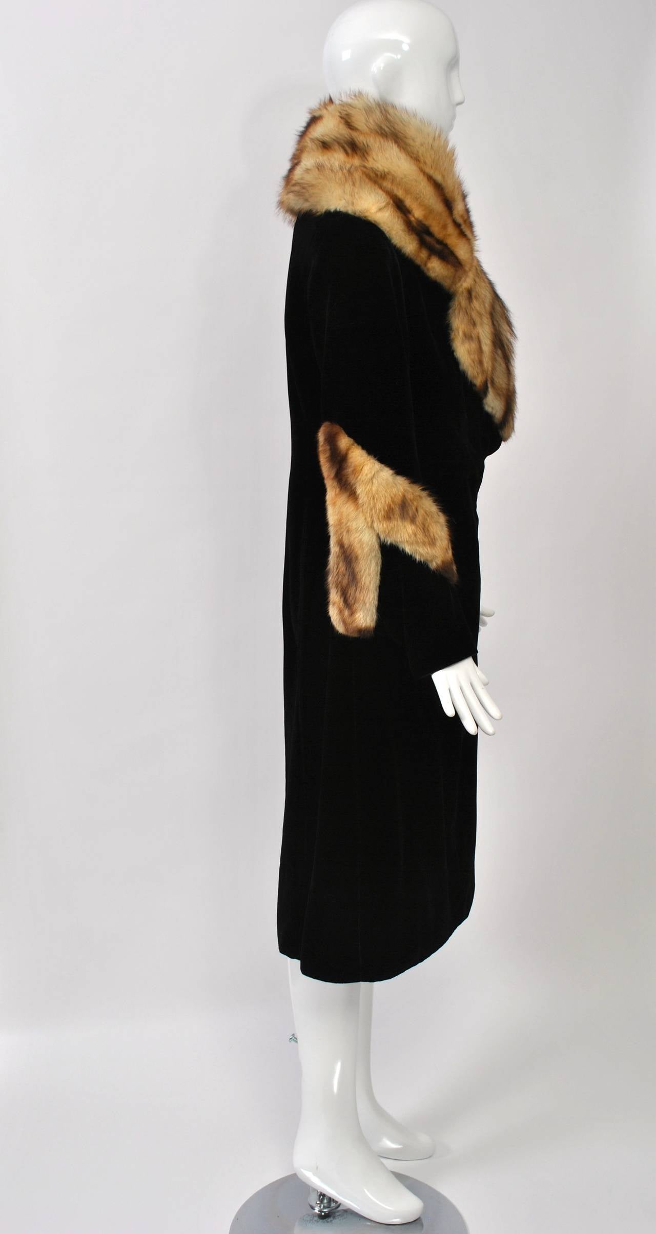 1930s Fur-Trimmed Velvet Coat In Excellent Condition In Alford, MA