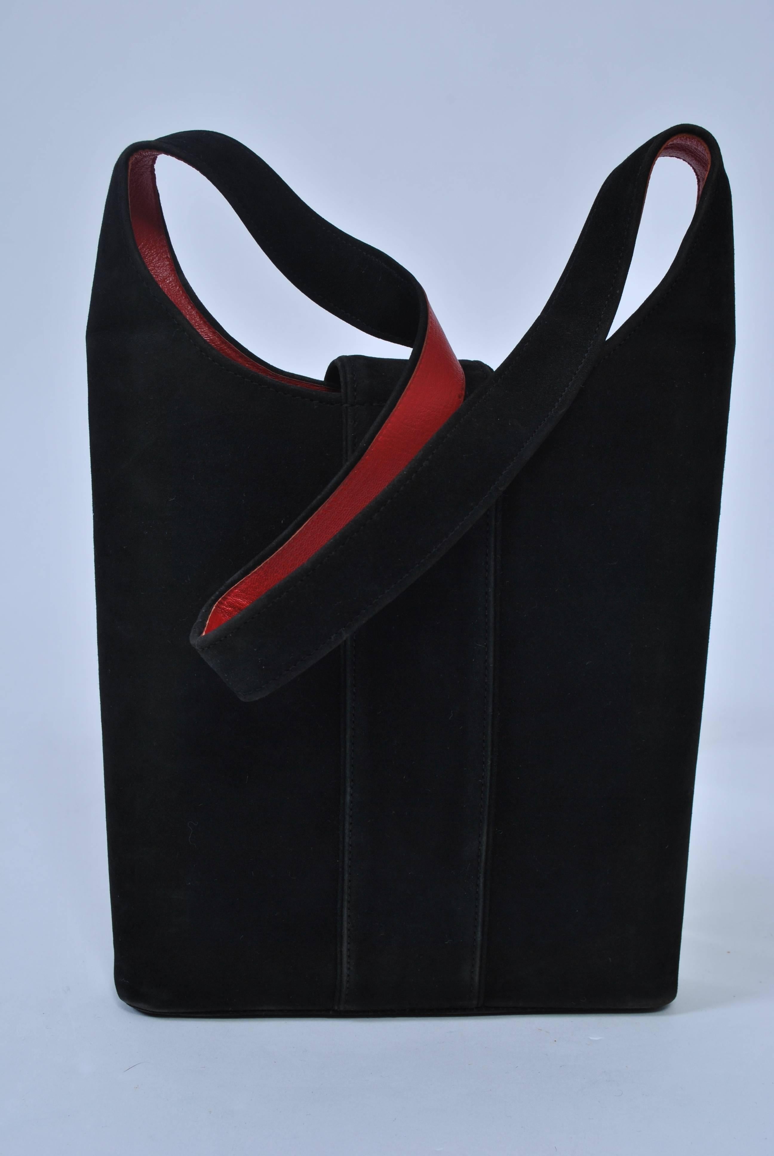 Black 1960s Suede Handbag with Figural Clasp