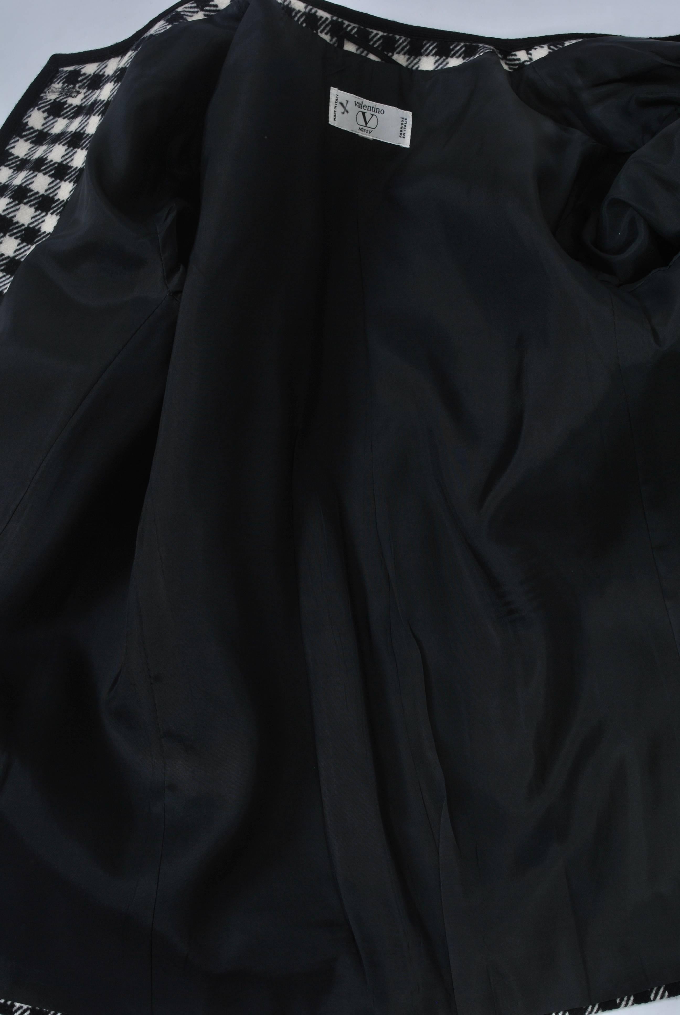 Valentino - Veste à carreaux noirs et blancs en vente 1