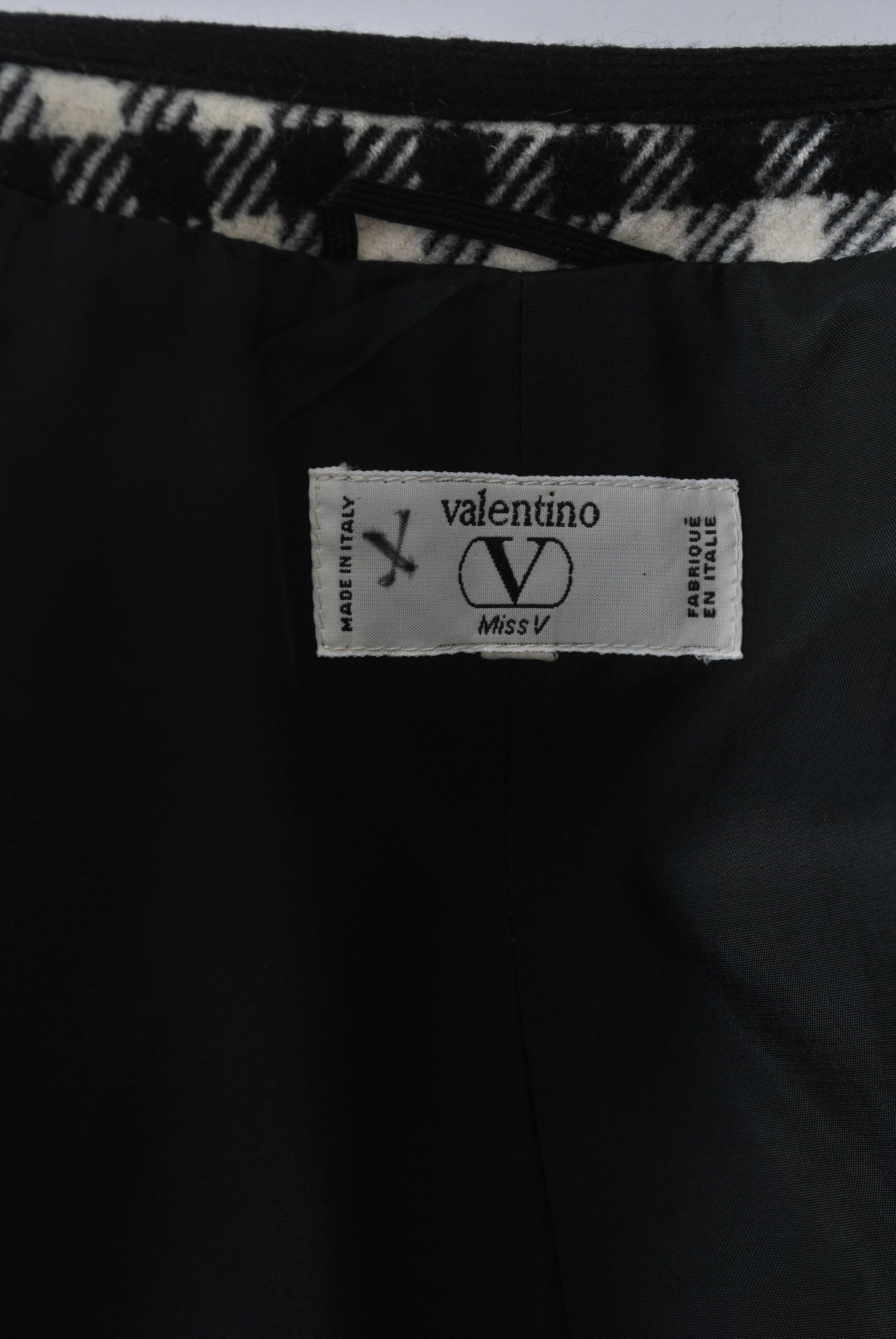 Valentino - Veste à carreaux noirs et blancs en vente 2