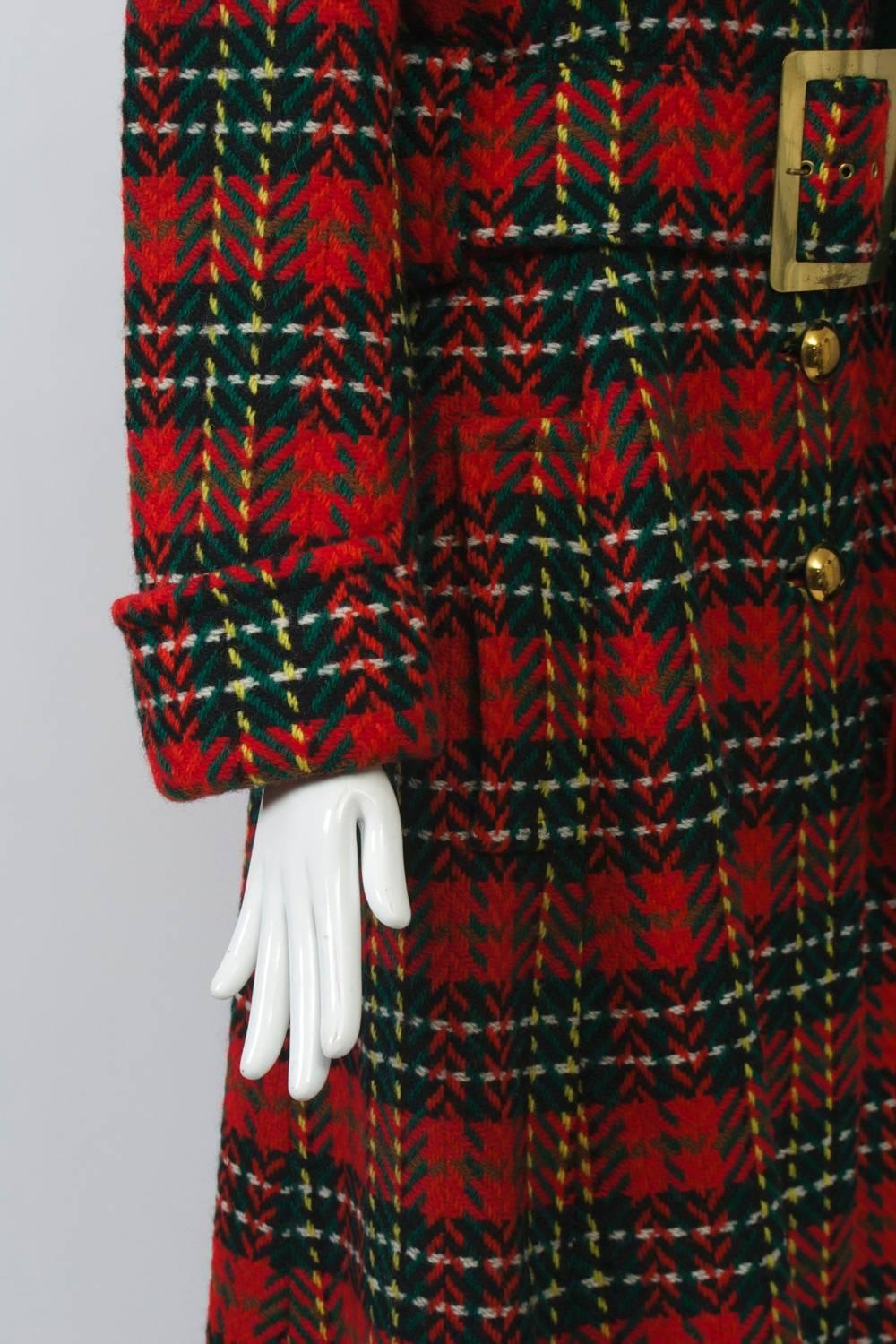1970s Red Plaid Coat with Scarf In Excellent Condition For Sale In Alford, MA