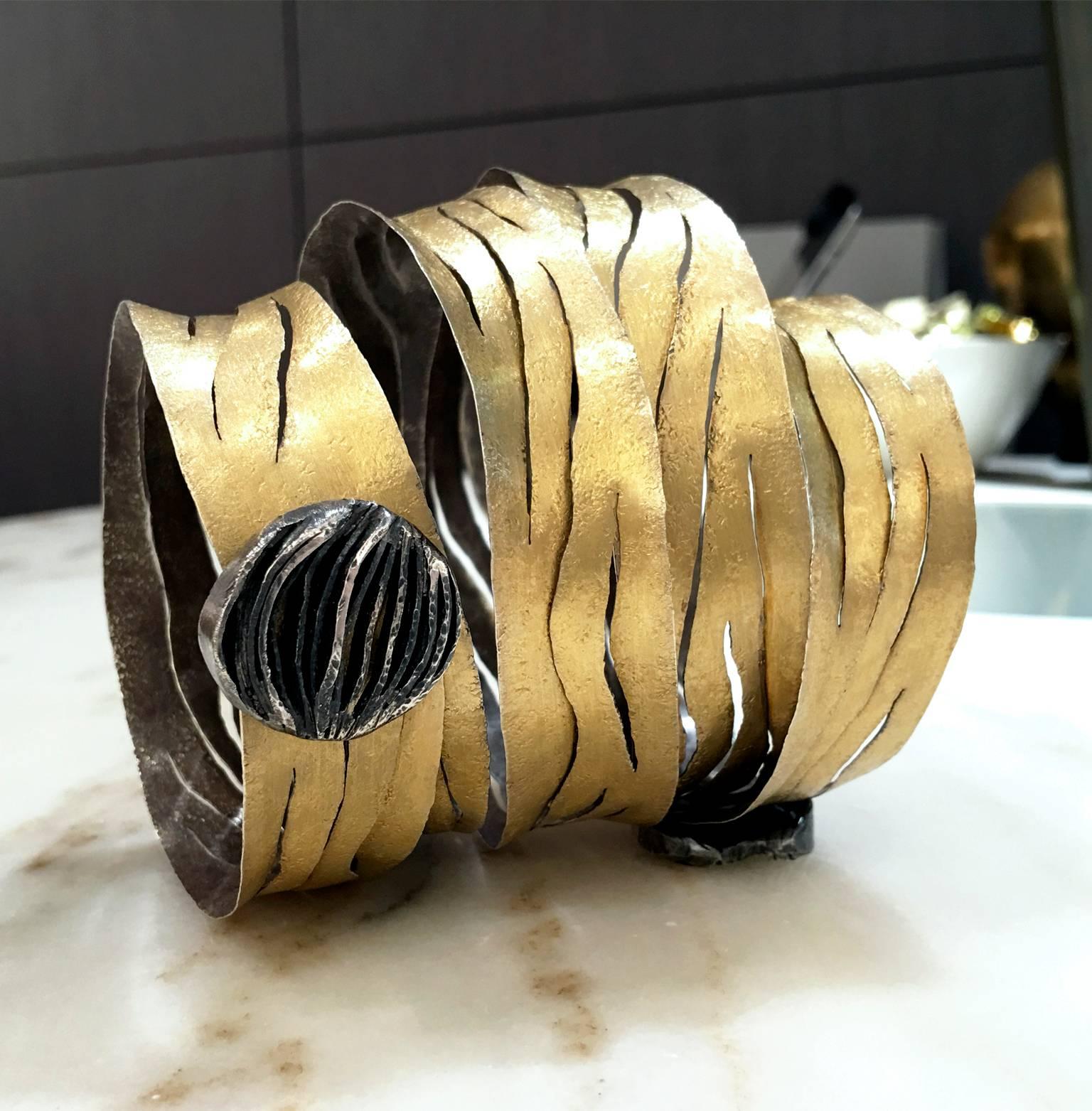 Modern Reiko Ishiyama One of a Kind Gold Oxidized Silver Double Clasp Spiral Bracelet For Sale