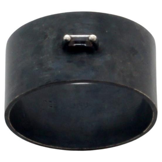 Ring aus Sterlingsilber mit weißem Saphir im Baguetteschliff und Oxide für Damen oder Herren im Angebot