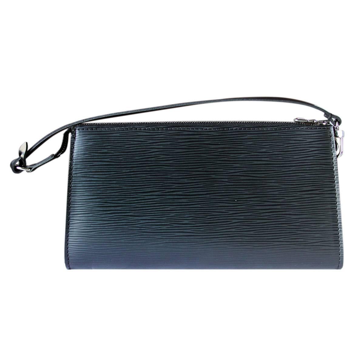 Company: Louis Vuitton
Handles: Thin Black Leather Strap Handle, Drop: 5.75