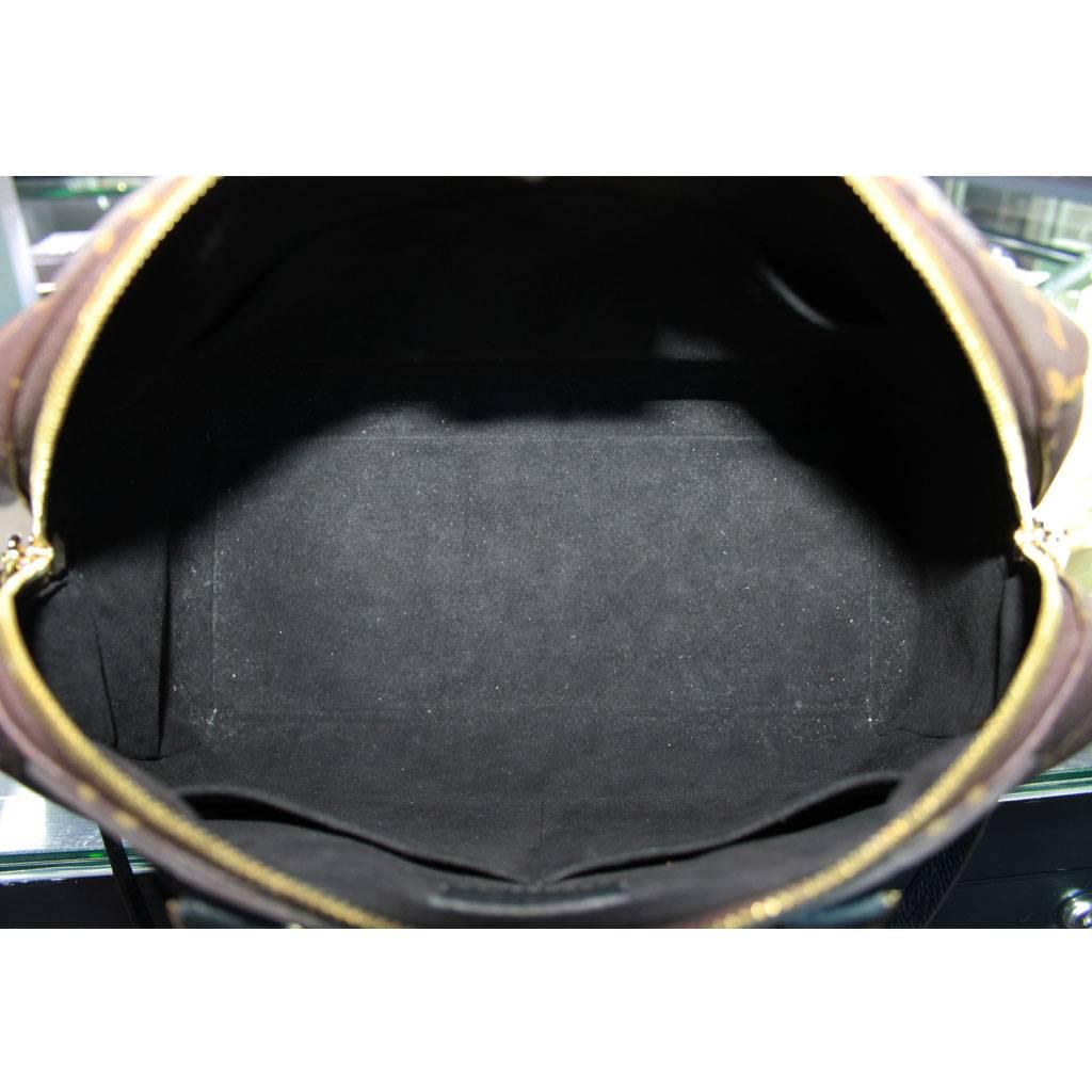 Women's or Men's Louis Vuitton Monogram Retiro NM Noir Black Handbag Purse