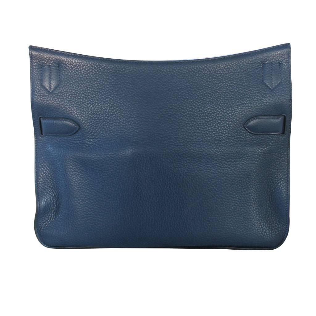 Brand: Hermes
Style: Messenger Bag
Handles: Adjustable Removable Shoulder Strap with 5 Holes and Shoulder Pad for Comfort, Drop: 23"
Measurements: 13.5" L x 6" D x 10" H
Materials" Bleau de Malte Taurillon Clemence