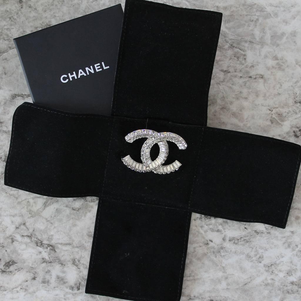 Chanel Baguette Crystal CC Brooch in Box at 1stDibs | chanel crystal ...