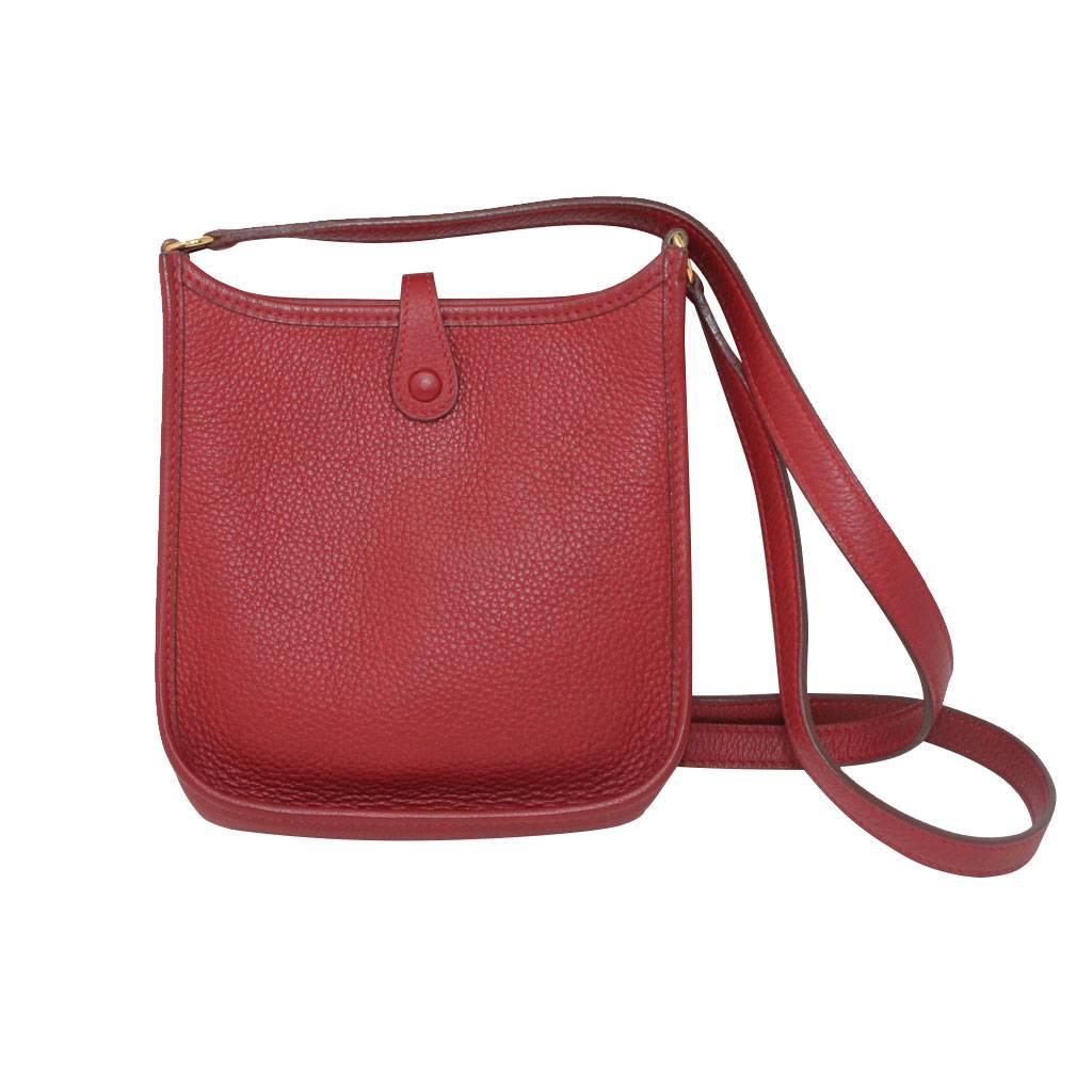 Brand: Hermes
Handles: Red Clemence Leather Shoulder Strap
Drop: 23