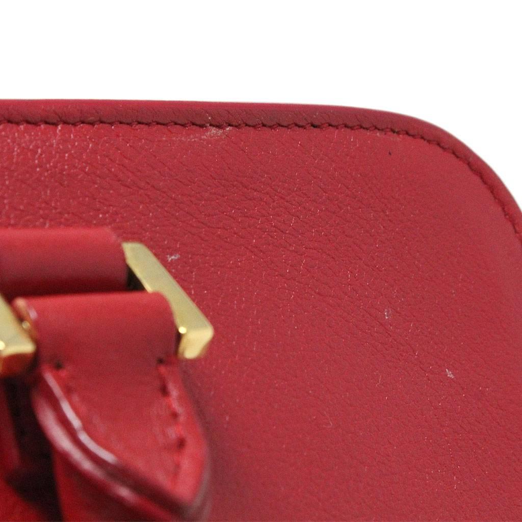 Yves Saint Laurent YSL Red Leather Gold Hardware Crossbody Handbag In Good Condition In Boca Raton, FL