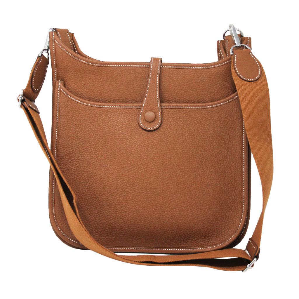 Brand: Hermes
Style: Shoulder Bag
Handles: Adjustable shoulder strap from 36