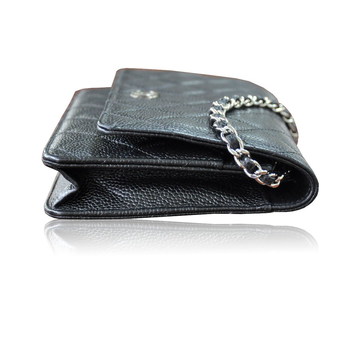 Chanel WOC Wallet on Chain Black Caviar Leather Crossbody Handbag In Excellent Condition In Boca Raton, FL