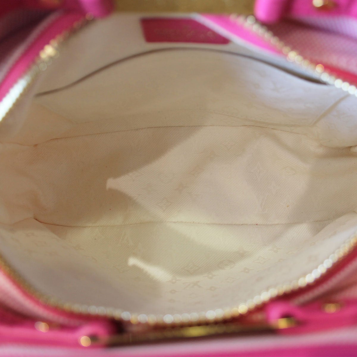 Louis Vuitton Articles de Voyage Pink Rider Bag In Excellent Condition In Boca Raton, FL