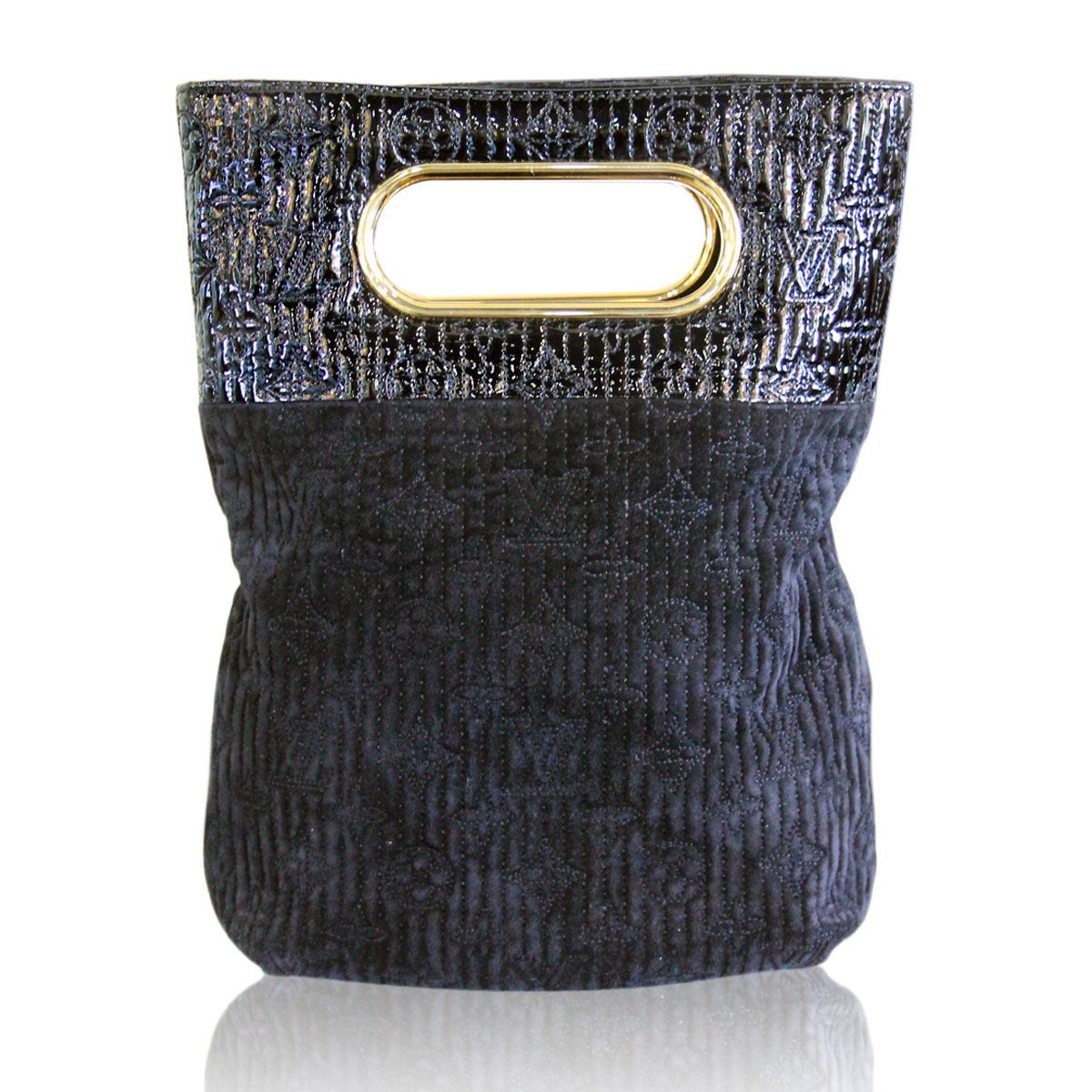 Brand: Louis Vuitton
Style: Clutch
Handles: No Straps; Gold Tone Handle
Measurements: Folded: 8