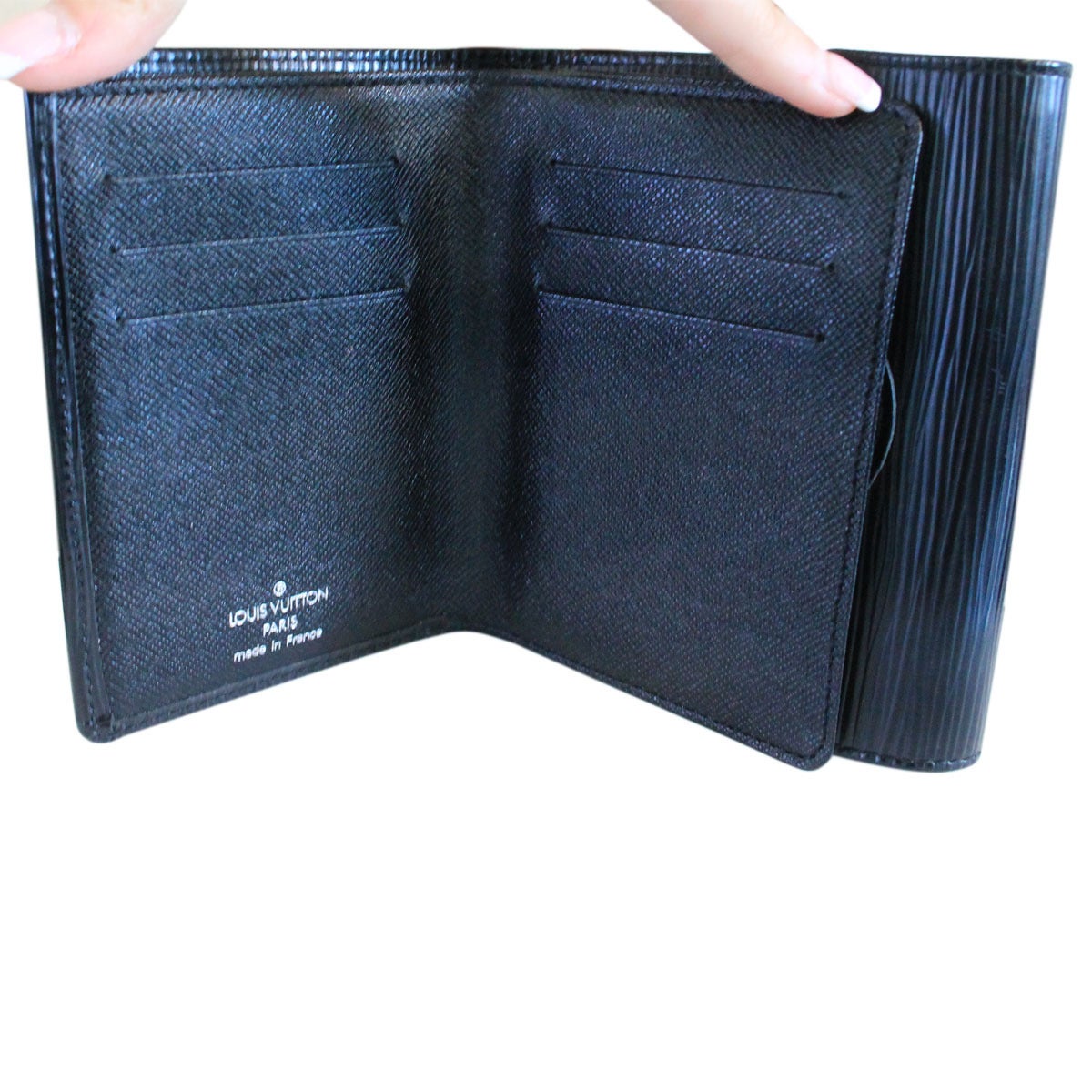 Louis Vuitton Black Epi Leather Koala Wallet in Box In Good Condition In Boca Raton, FL