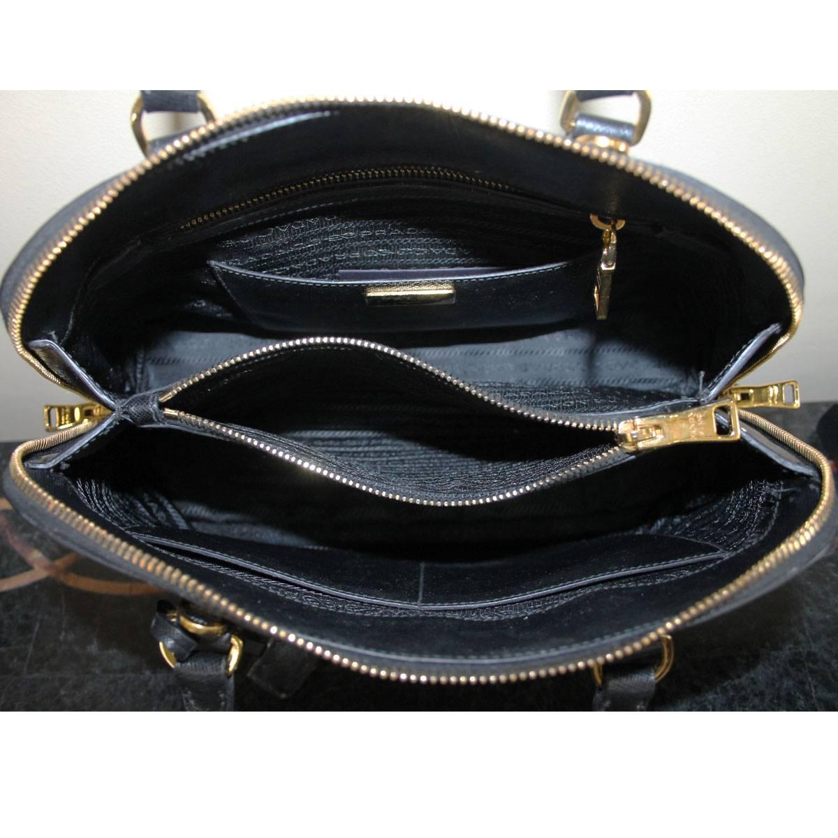 Prada Saffiano Black Leather Double Zip-Top Tote Shoulder Bag In Excellent Condition In Boca Raton, FL