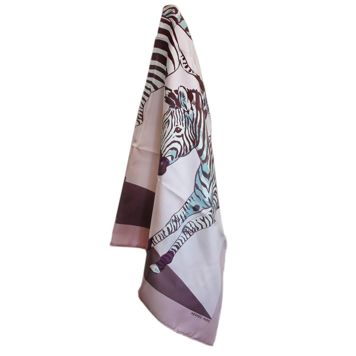 Company: Hermes
Style: Scarf
Dimensions: 36