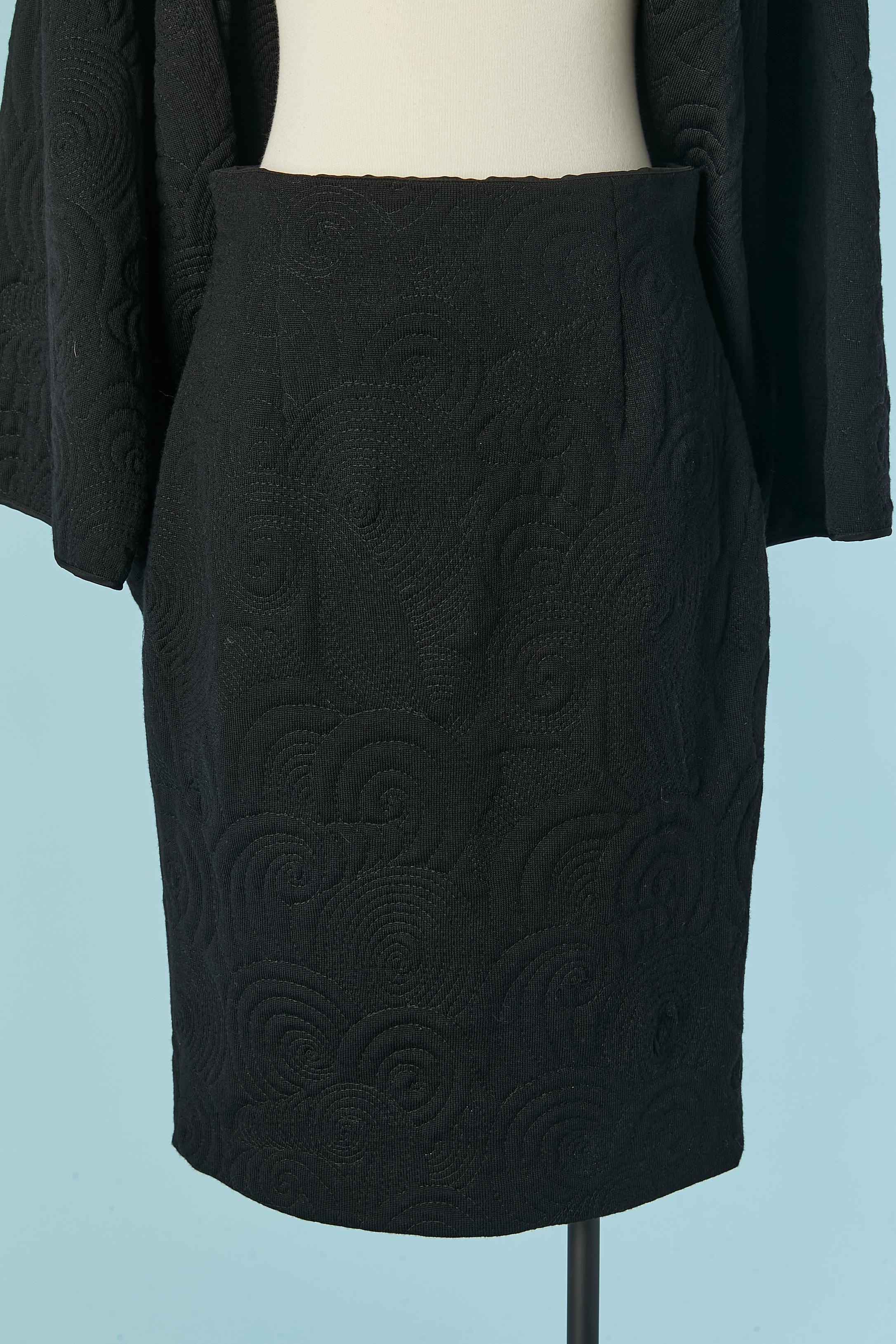 Conjunto de abrigo y falda de lana negra pespunteada GIANFRANCO FERRE en venta 4
