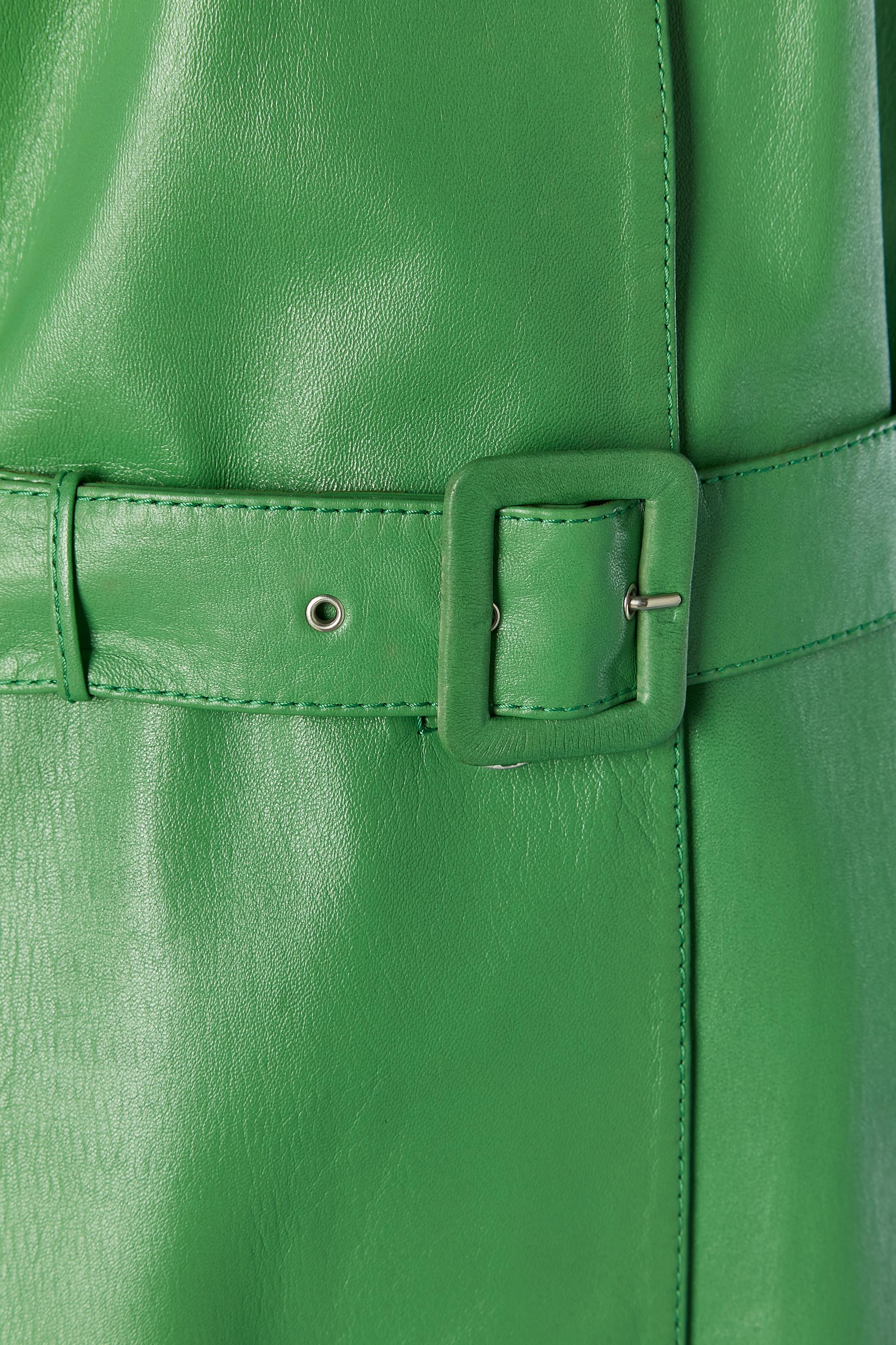 Manteau en cuir vert à simple boutonnage avec ceinture HERMES SPORT Pour femmes en vente