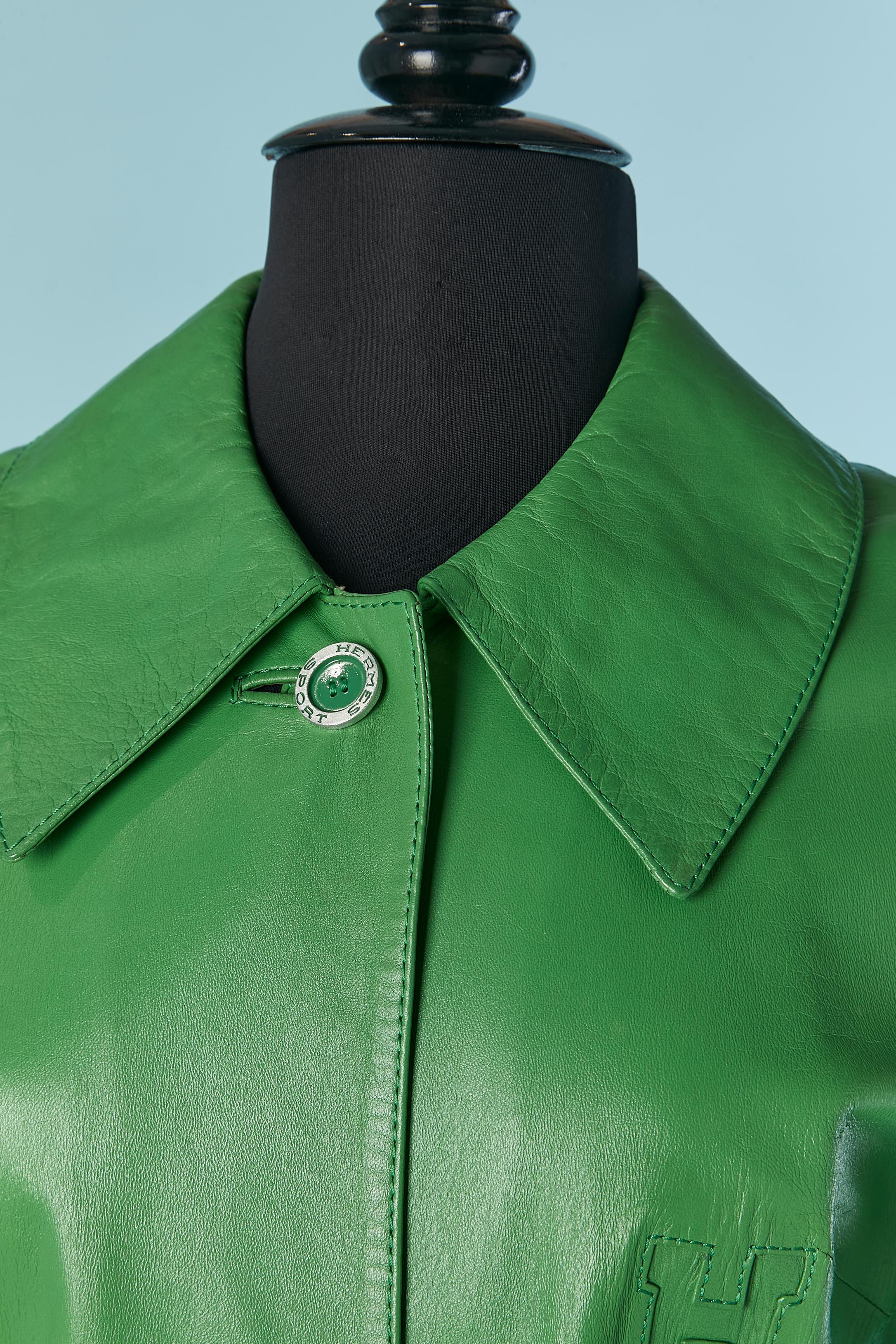Vert Manteau en cuir vert à simple boutonnage avec ceinture HERMES SPORT en vente