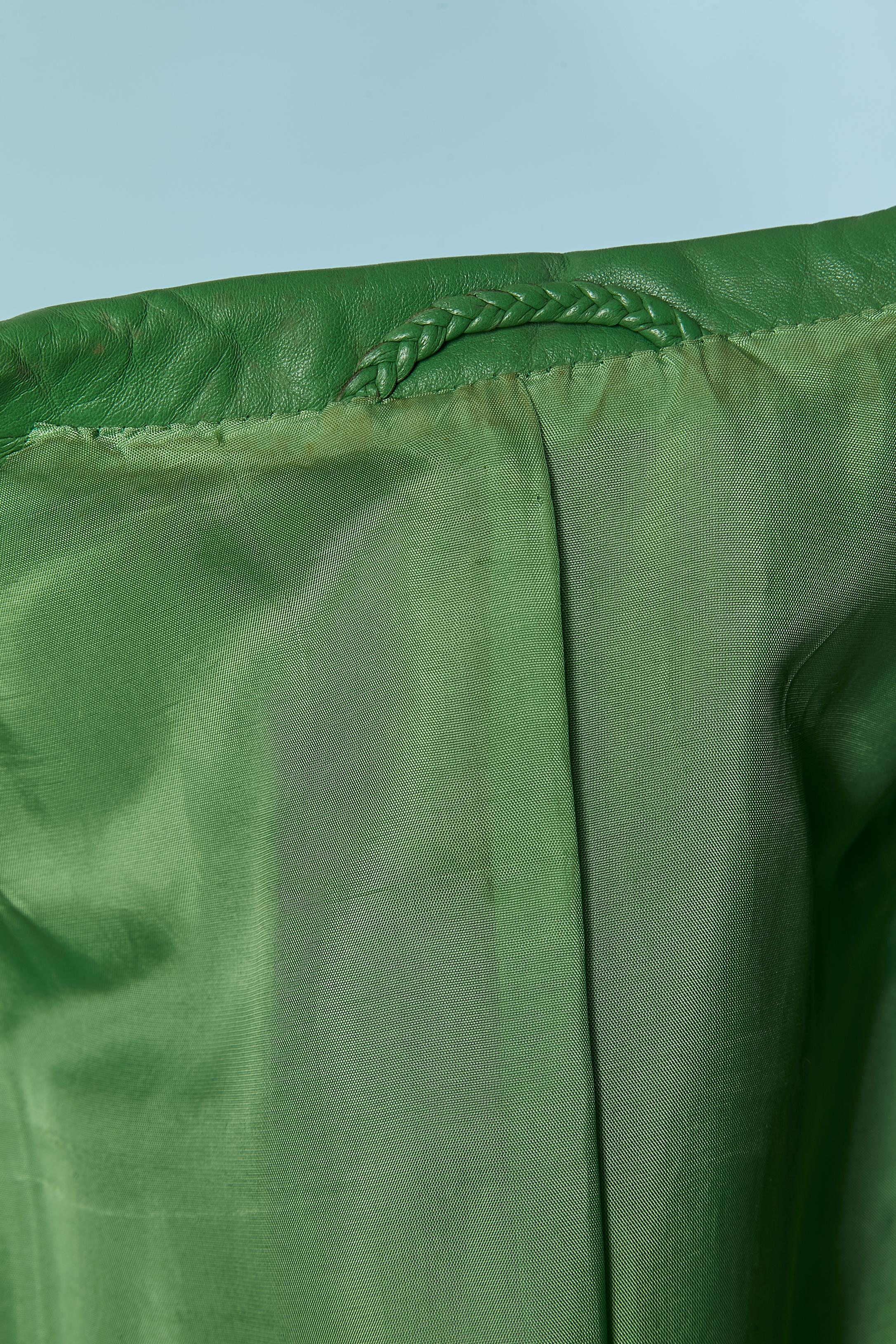 Manteau en cuir vert à simple boutonnage avec ceinture HERMES SPORT en vente 4