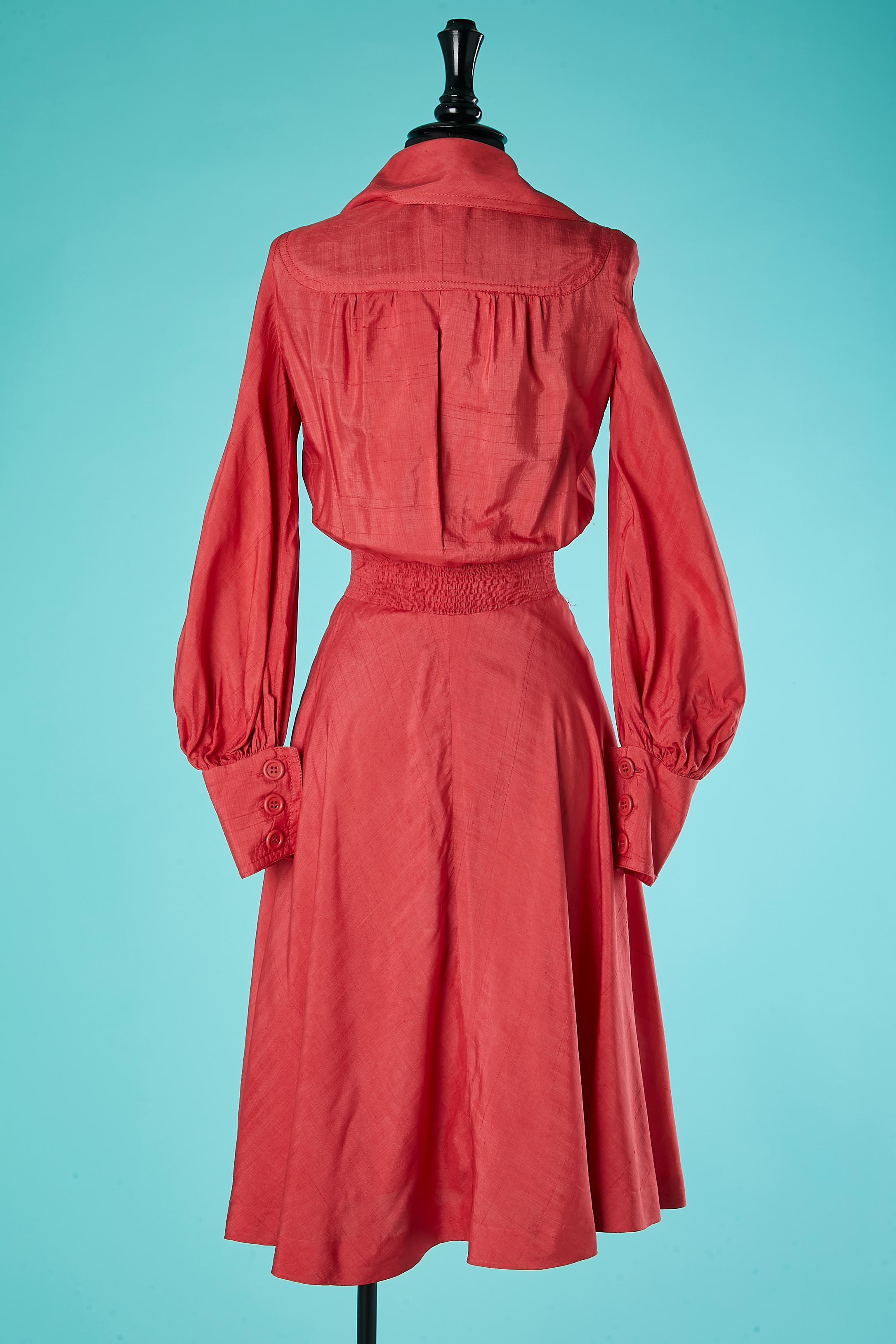 Robe de jour en soie grège Corral avec taille smockée Ted Lapidus Pour femmes en vente