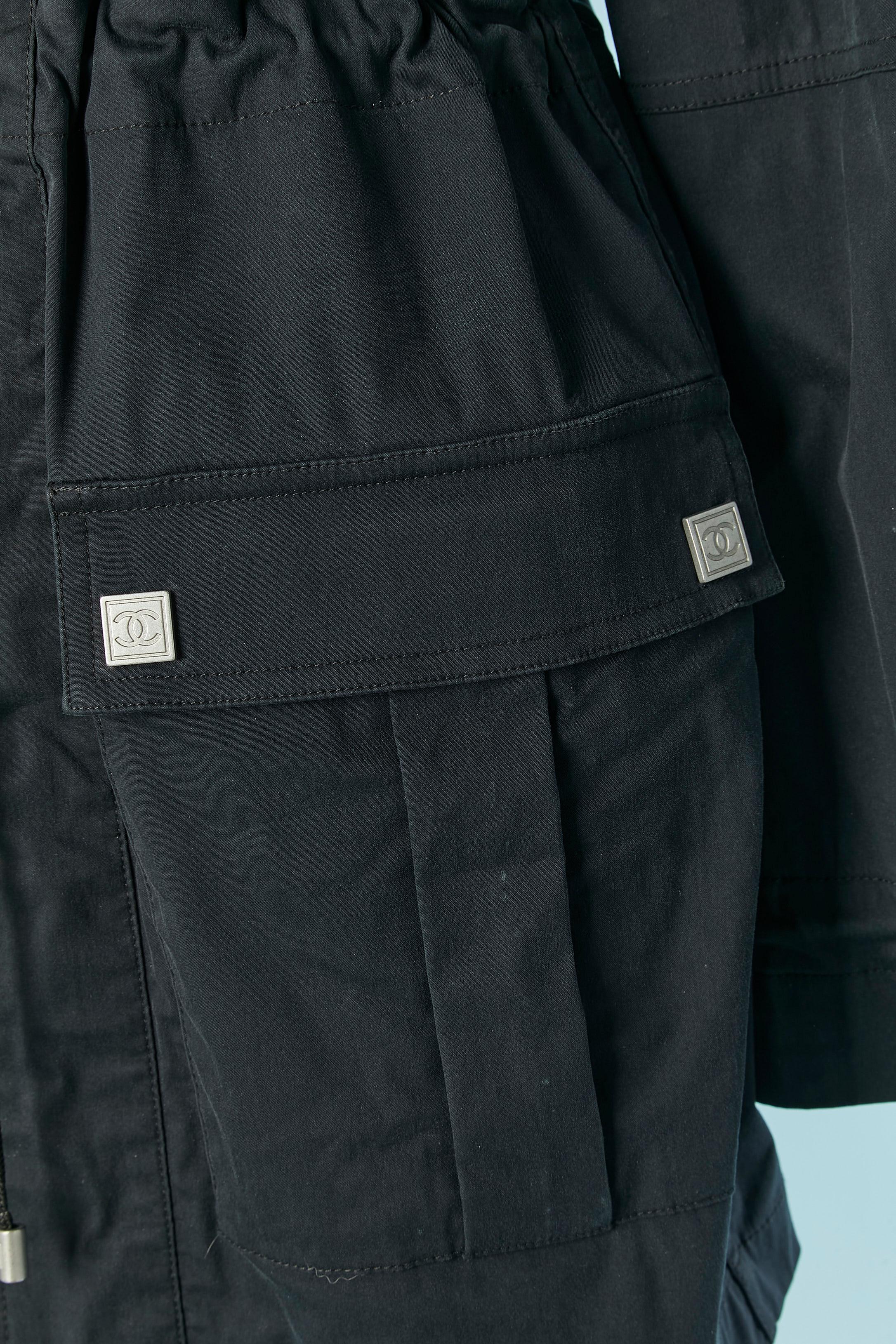 Nero Parka navy con cappuccio Chanel in vendita