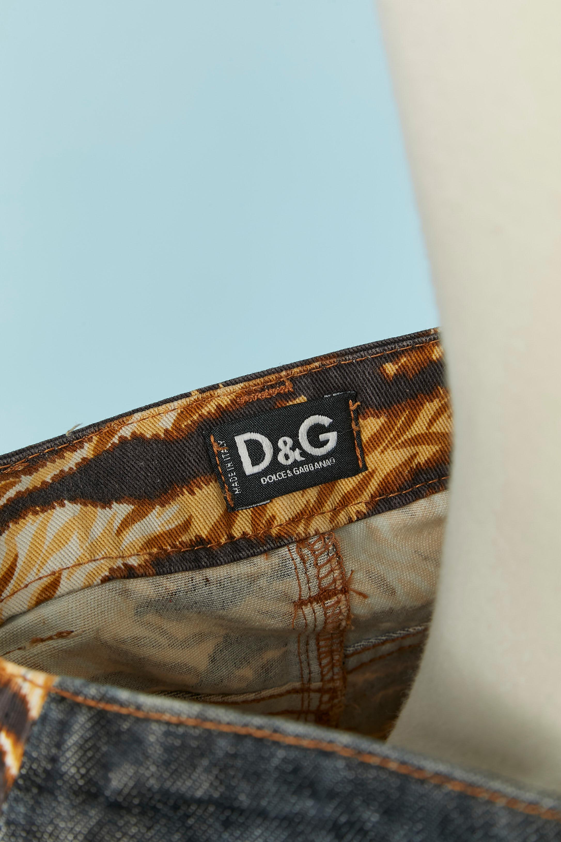 Jupe en denim avec coton imprimé léopard  retour D&G by DOLCE & GABBANA en vente 2