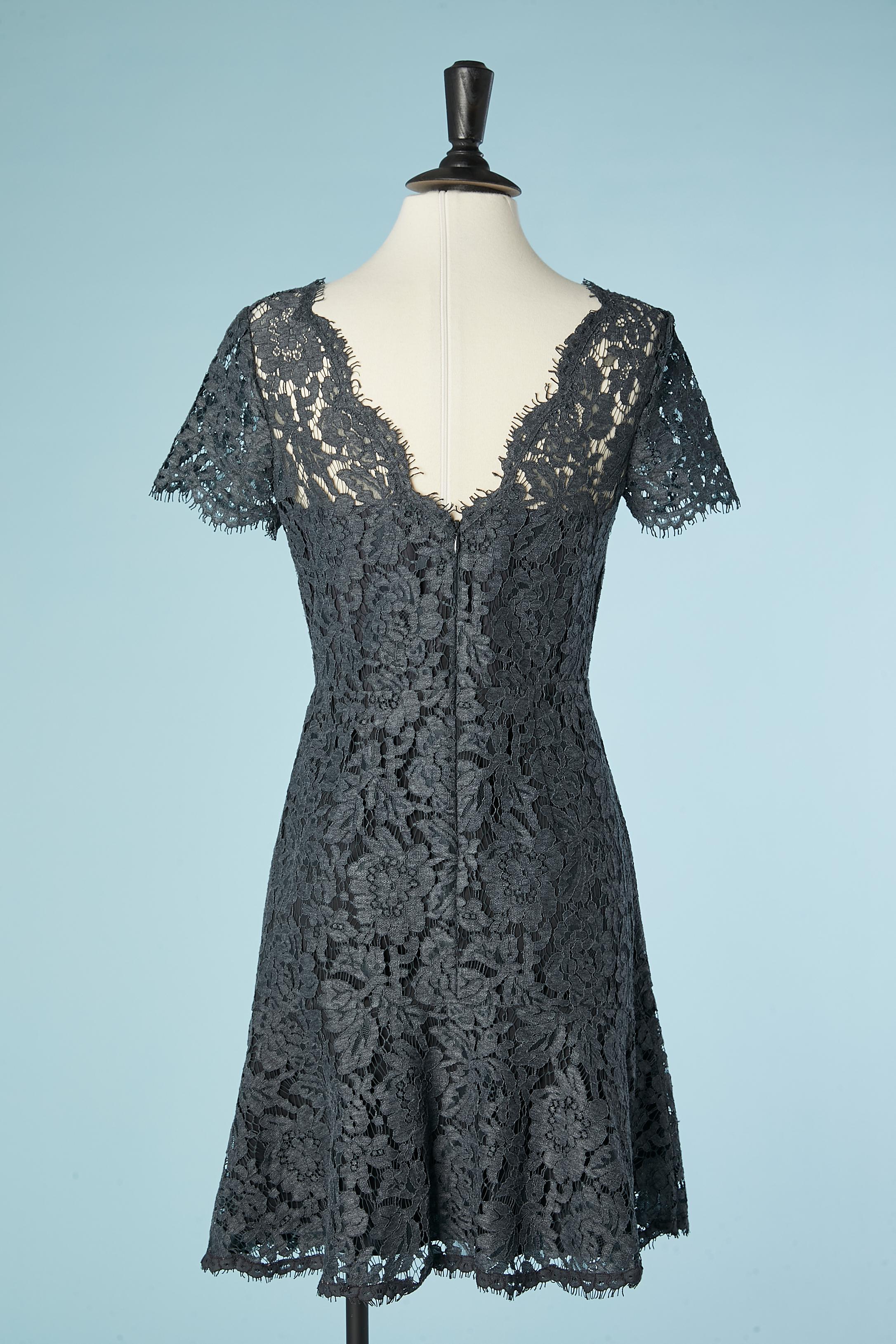 Graues Spitzencocktailkleid DIANE VON FURSTENBERG Damen im Angebot