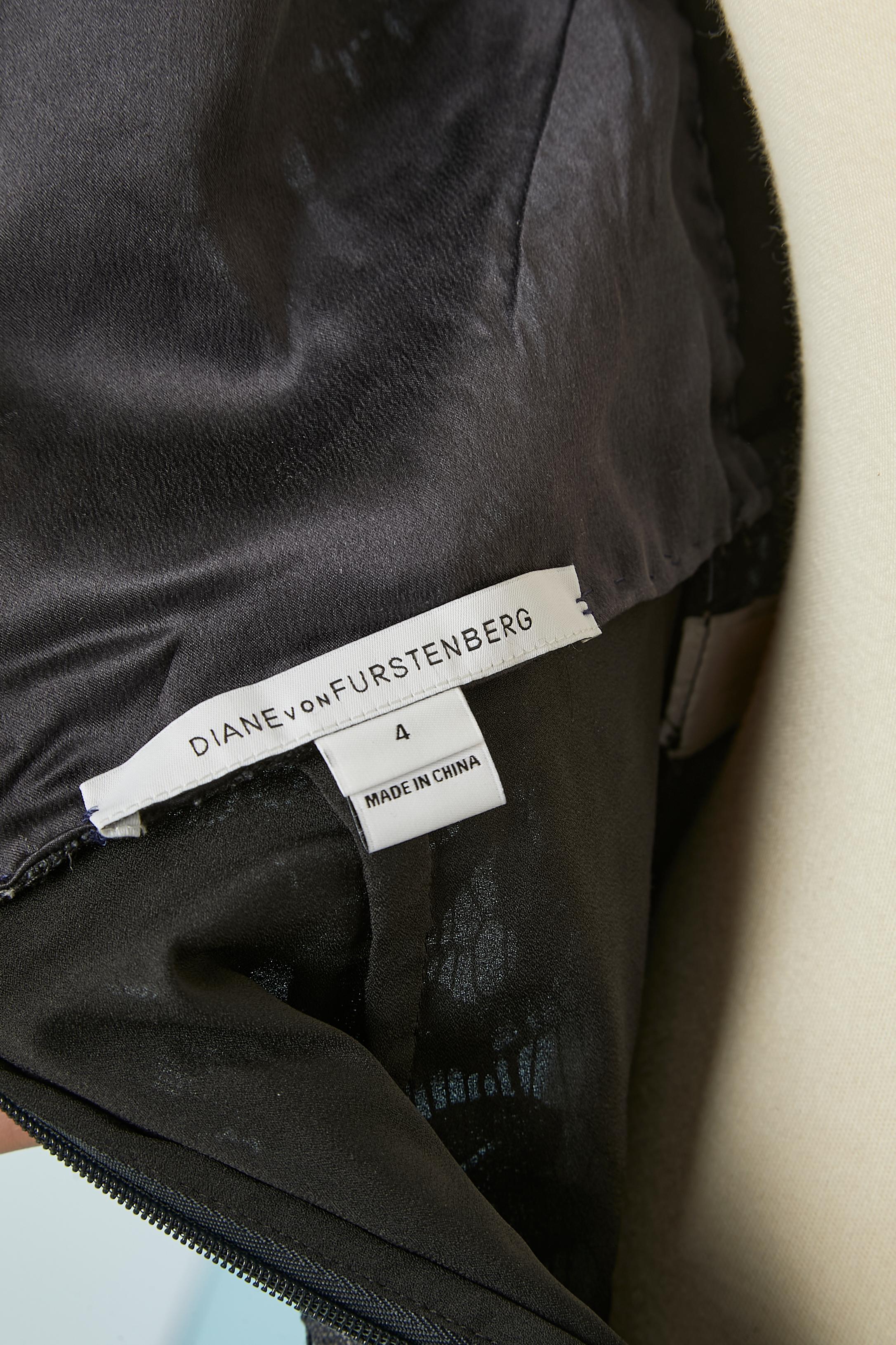 Graues Spitzencocktailkleid DIANE VON FURSTENBERG im Angebot 2