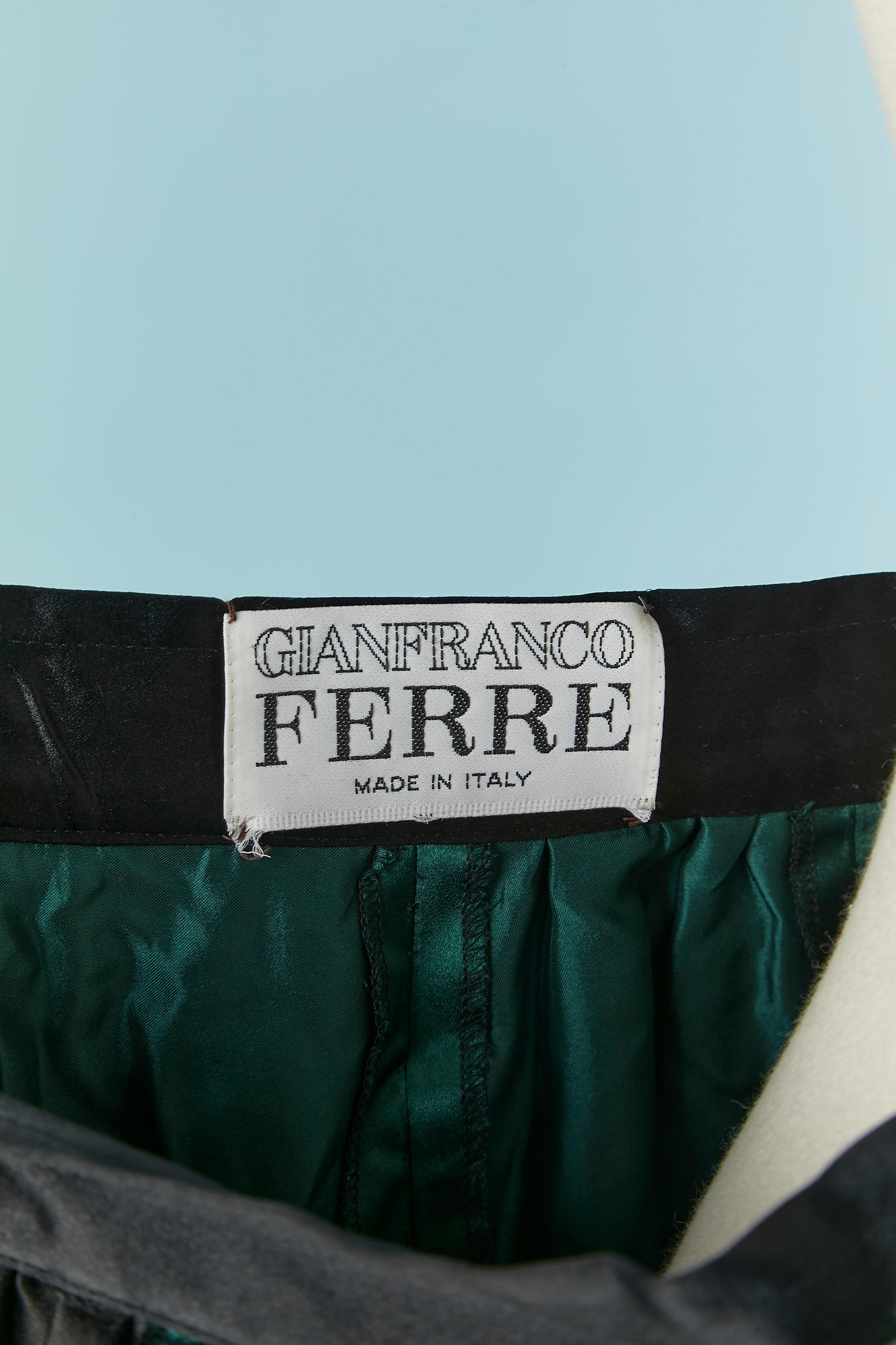 Falda larga de satén verde, tul y aplicaciones de lazo negro Gianfranco FERRE en venta 2