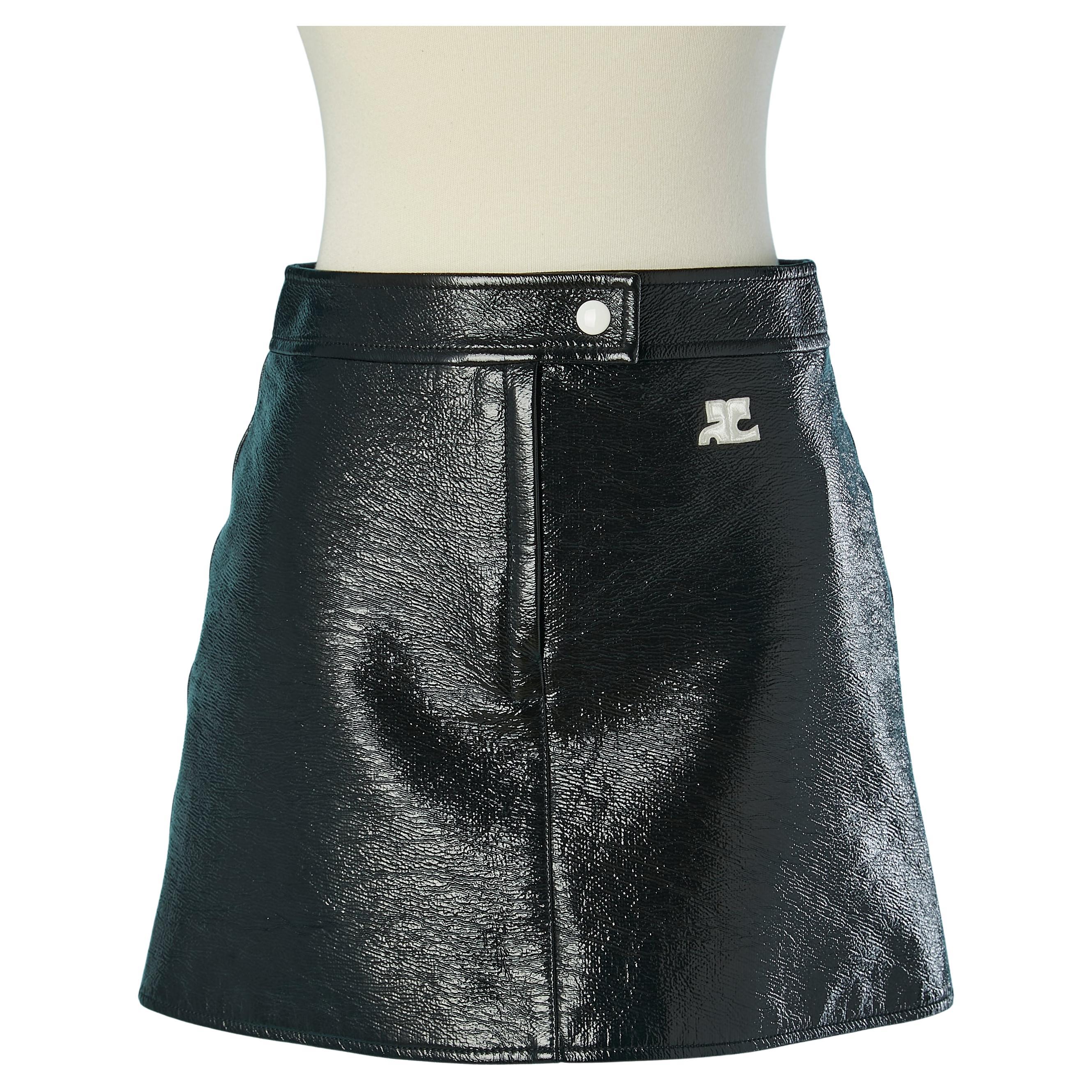 Mini jupe A-Line en vinyle noir COURREGES en vente