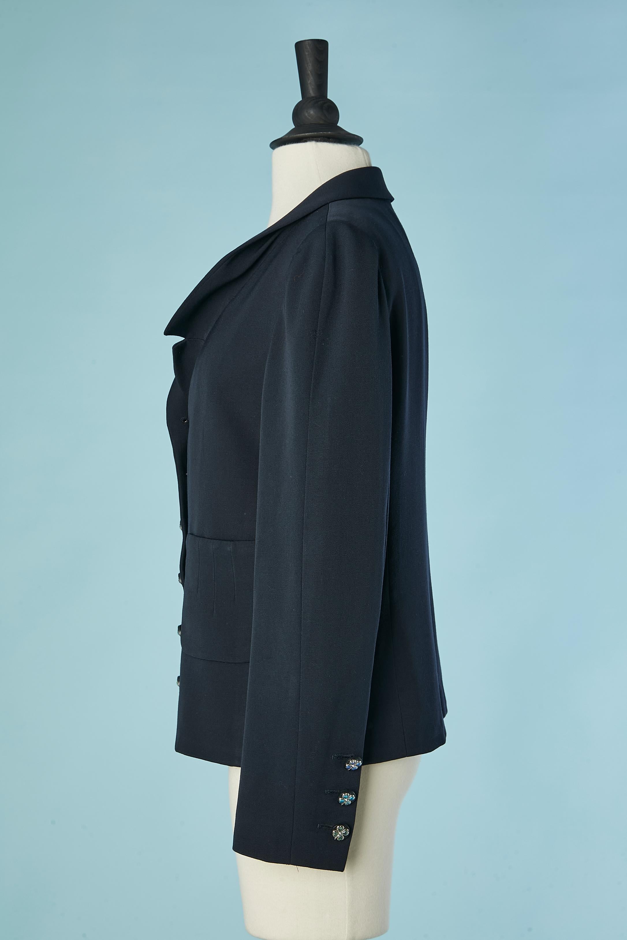 Giacca monopetto in lana navy con bottone a forma di quadrifoglio Chanel Boutique in vendita 1