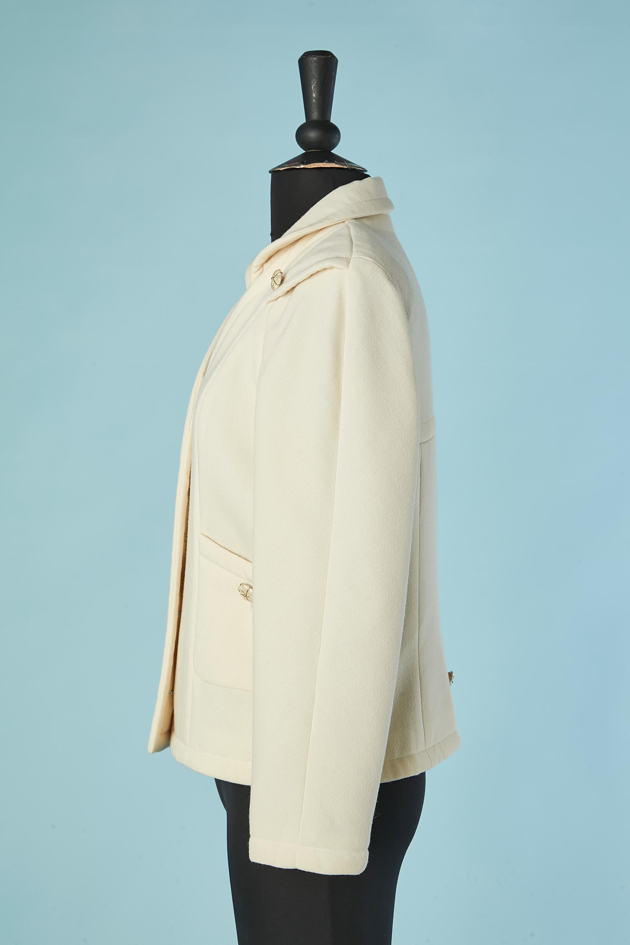 Ivory wool single-breasted jacket with camelia buttons CHANEL 2009 For Sale 1
