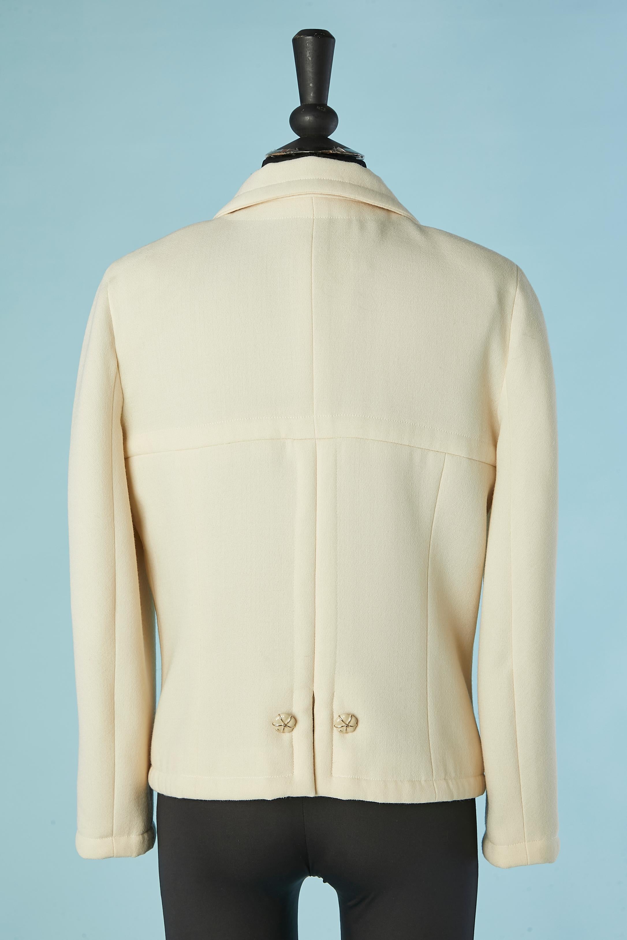 Ivory wool single-breasted jacket with camelia buttons CHANEL 2009 For Sale 2