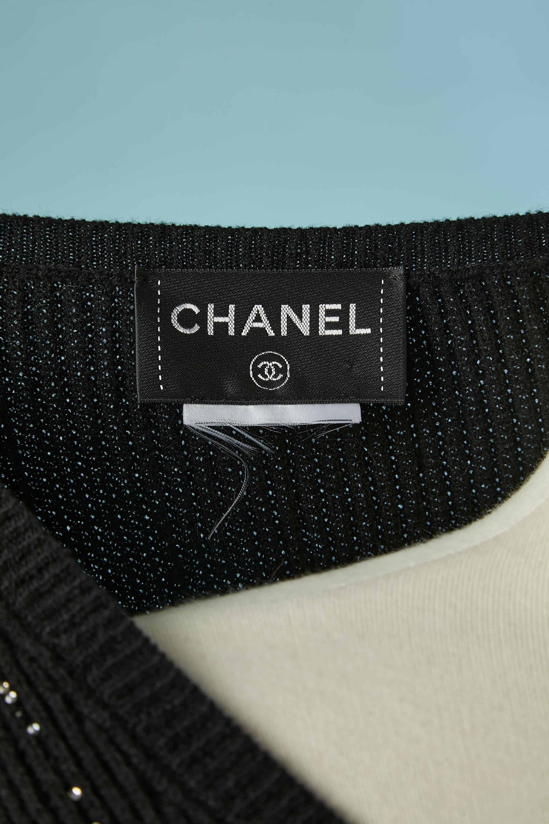 Maglione nero in cashmere con scollo a V e strass Chanel in vendita 2