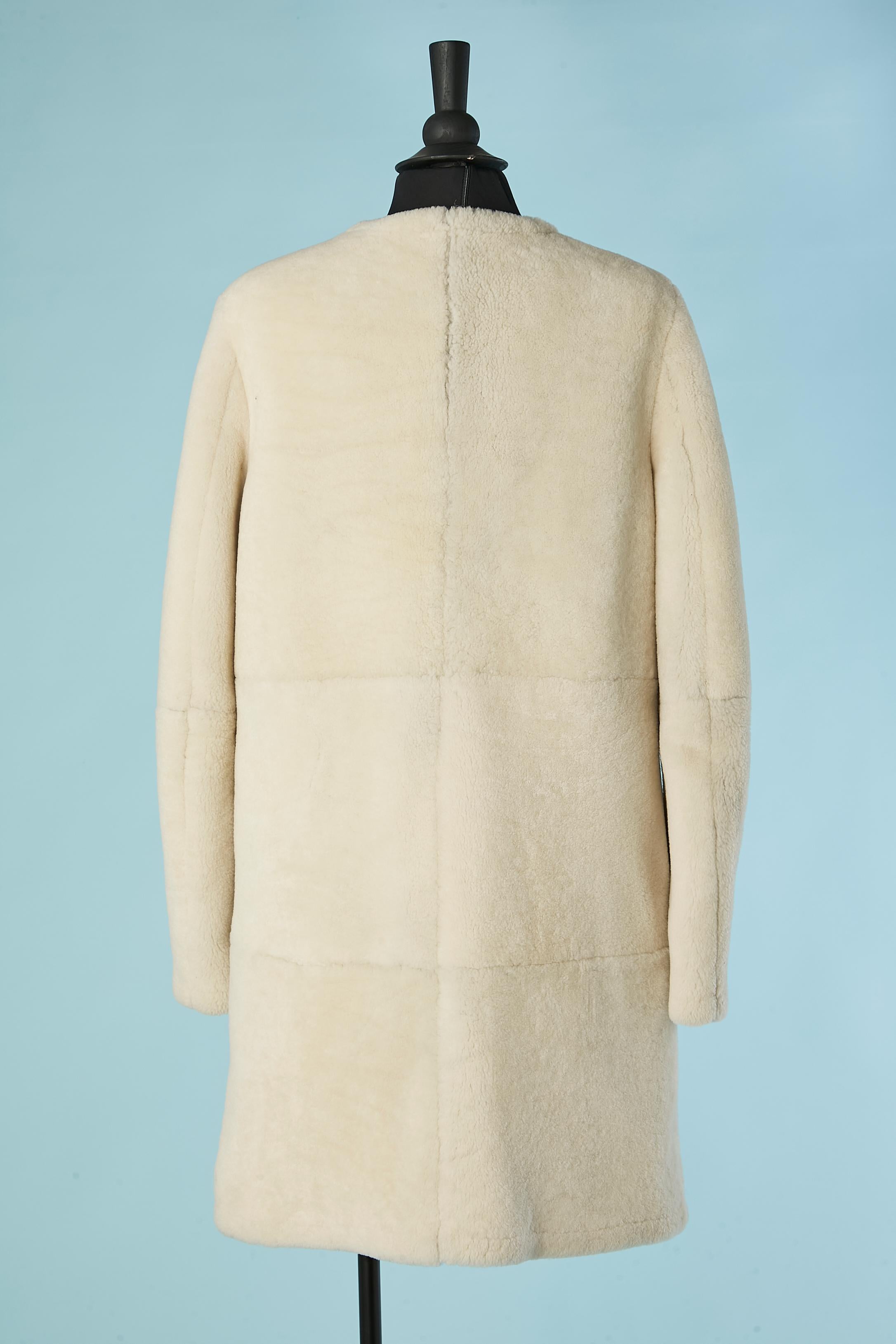 Cappotto in shearling bianco sporco GUCCI in vendita 2