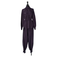 Completo giacca e pantaloni in seta viola di JEAN-PAUL GAULTIER