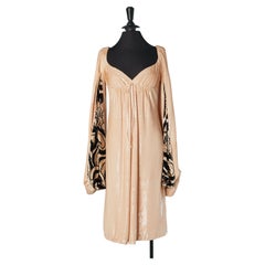 Pale pink velvet cocktail dress with dévoré velvet sleeve SCARLETT
