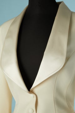 Ensemble jupe-tailleur en laine peignée blanc cassé, drapé dans le dos, THIERRY MUGLER