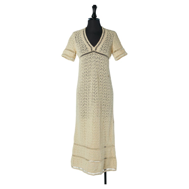 chanel crochet dress Off-white For Sale at 1stDibs Color:Ruby Red Italie garda vendor: TNZ Dark Taupe Bridesmaid Dresses