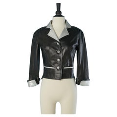Schwarze Lederjacke mit silbernem Lederkragen von CHANEL